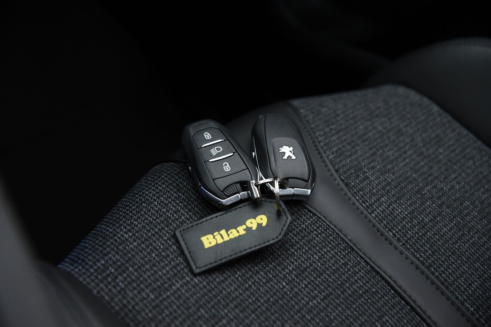 Peugeot 3008 2017 Allure PureTech 130 Automaatti / Suomi.Auto / Vakkari / LED-valot / Peruutustutkat / App-Connect / - Erinomaiset lisävarusteet / Jakohihna tehty / Auto kuntotarkastettu!