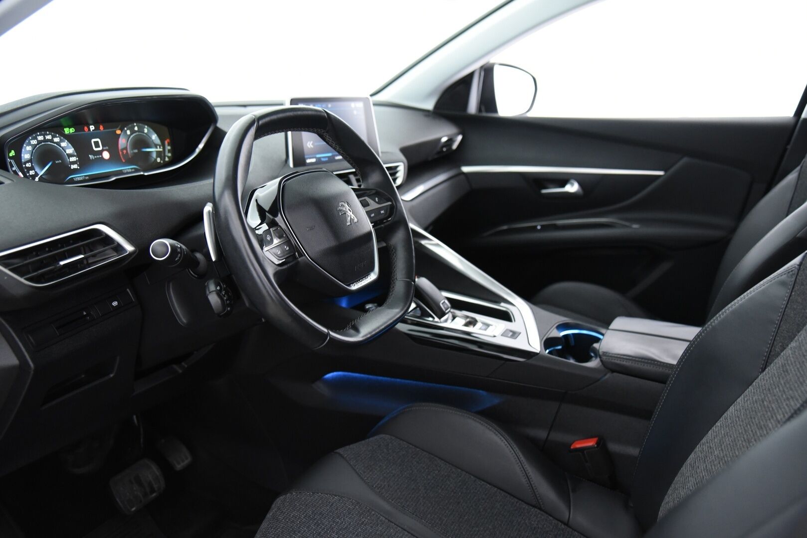 Peugeot 3008 2017 Allure PureTech 130 Automaatti / Suomi.Auto / Vakkari / LED-valot / Peruutustutkat / App-Connect / - Erinomaiset lisävarusteet / Jakohihna tehty / Auto kuntotarkastettu!