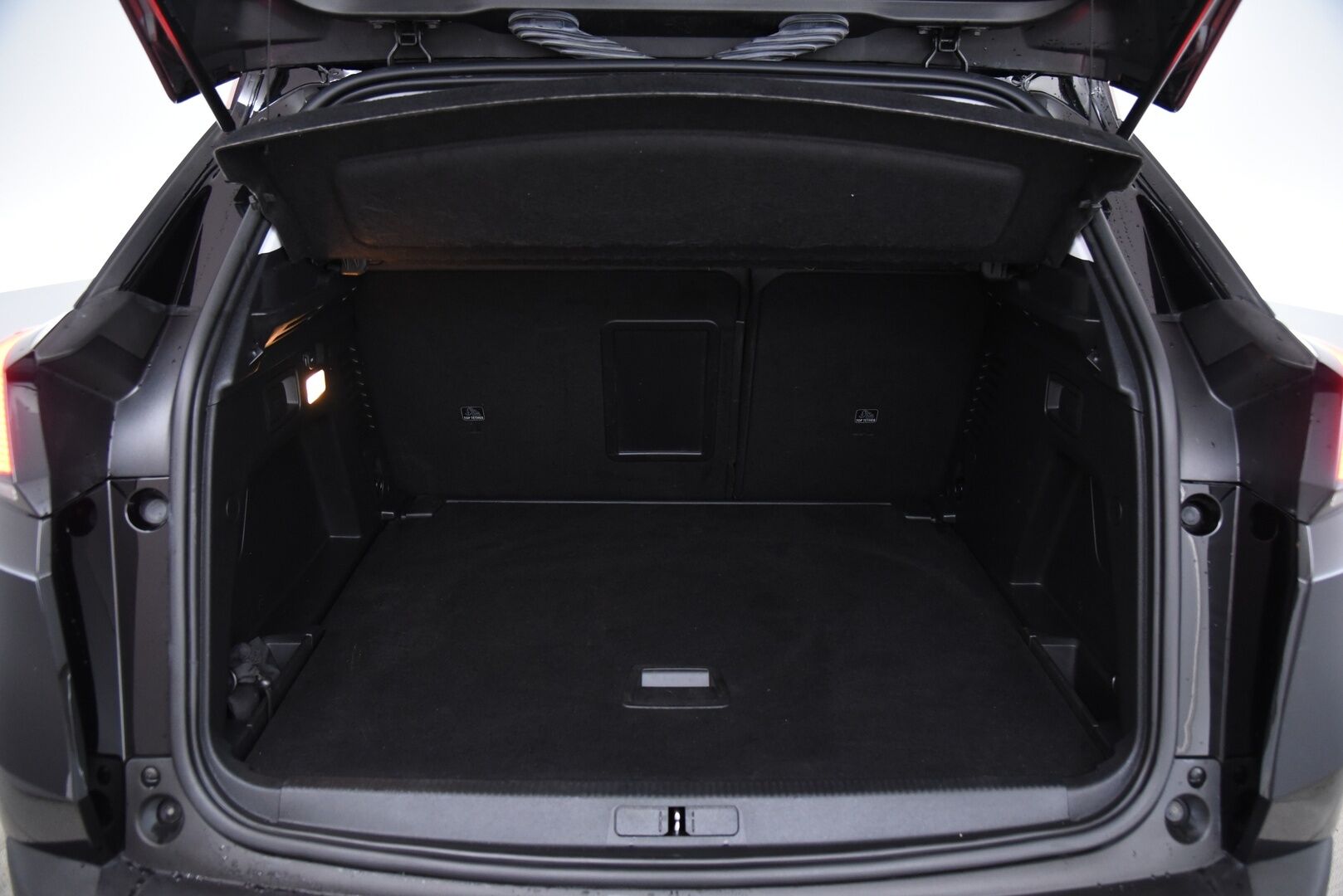 Peugeot 3008 2017 Allure PureTech 130 Automaatti / Suomi.Auto / Vakkari / LED-valot / Peruutustutkat / App-Connect / - Erinomaiset lisävarusteet / Jakohihna tehty / Auto kuntotarkastettu!