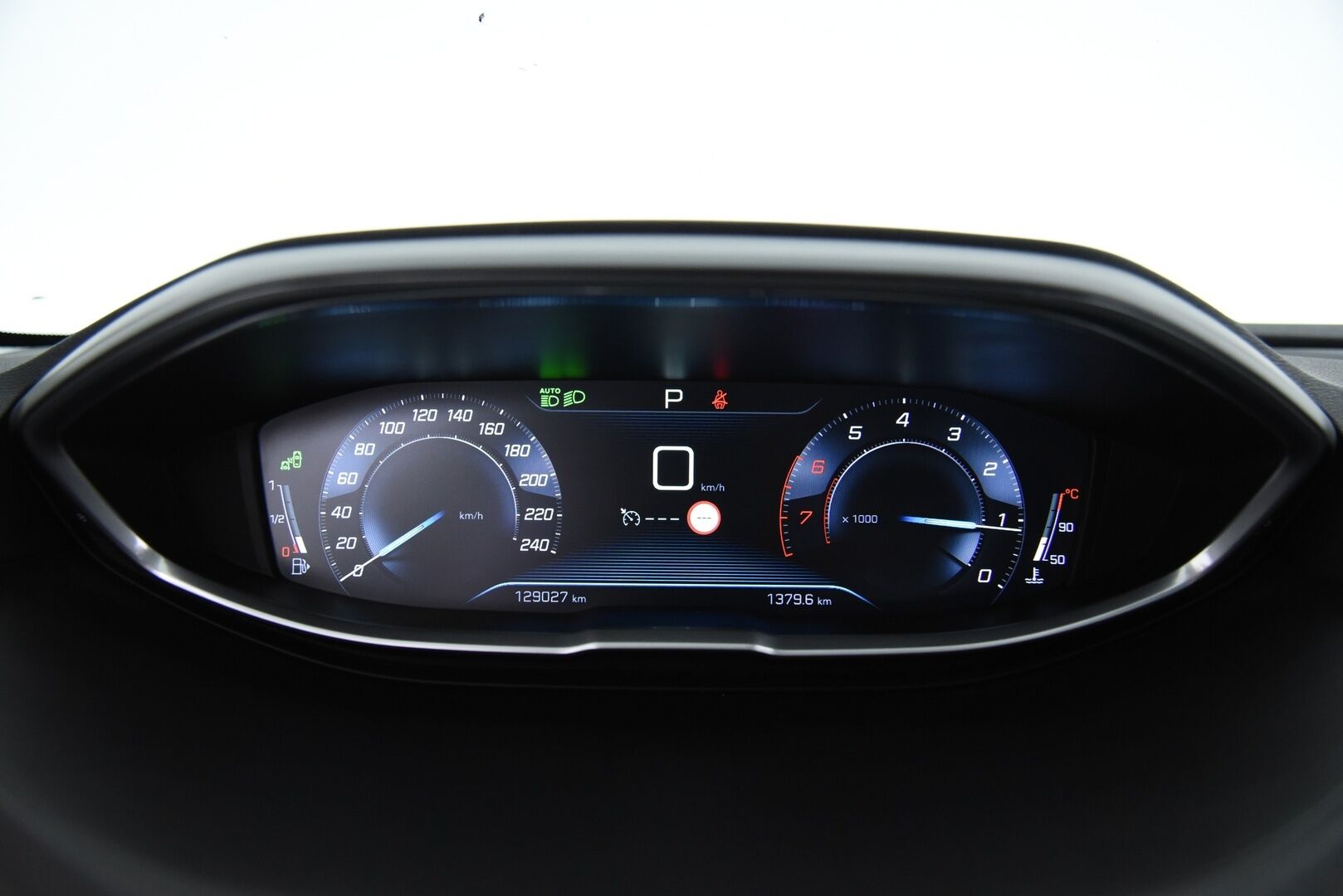 Peugeot 3008 2017 Allure PureTech 130 Automaatti / Suomi.Auto / Vakkari / LED-valot / Peruutustutkat / App-Connect / - Erinomaiset lisävarusteet / Jakohihna tehty / Auto kuntotarkastettu!