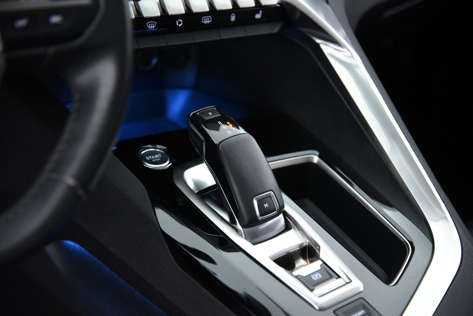 Peugeot 3008 2017 Allure PureTech 130 Automaatti / Suomi.Auto / Vakkari / LED-valot / Peruutustutkat / App-Connect / - Erinomaiset lisävarusteet / Jakohihna tehty / Auto kuntotarkastettu!