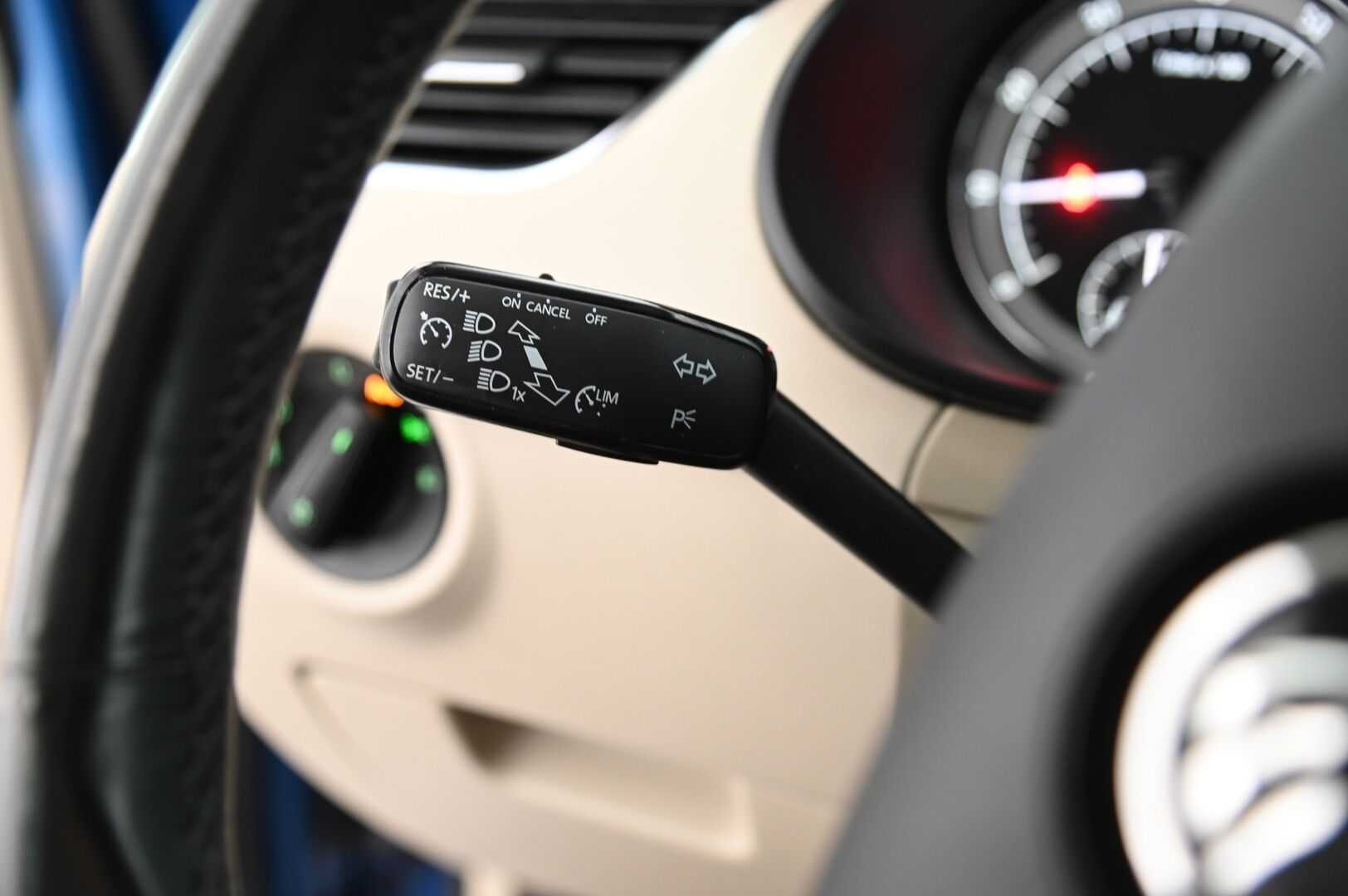 Skoda Octavia 2018 Combi 1,5 TSI Style DSG Autom. *Webasto / P.Kamera / Keyless / Jakopää tehty!* - *Vaaleat nahat / Smartlink / Irroitettava koukku / Suomi-auto / Kahdet renkaat ja vanteet* Juuri saapunut!