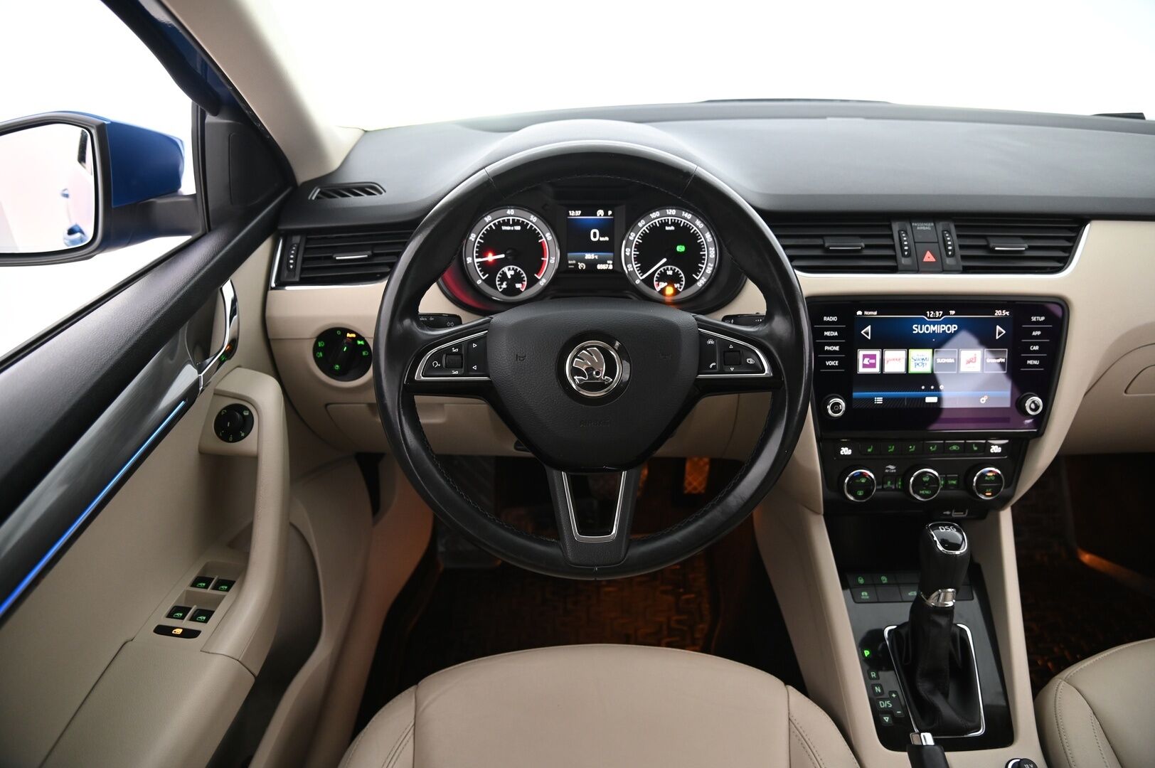 Skoda Octavia 2018 Combi 1,5 TSI Style DSG Autom. *Webasto / P.Kamera / Keyless / Jakopää tehty!* - *Vaaleat nahat / Smartlink / Irroitettava koukku / Suomi-auto / Kahdet renkaat ja vanteet* Juuri saapunut!
