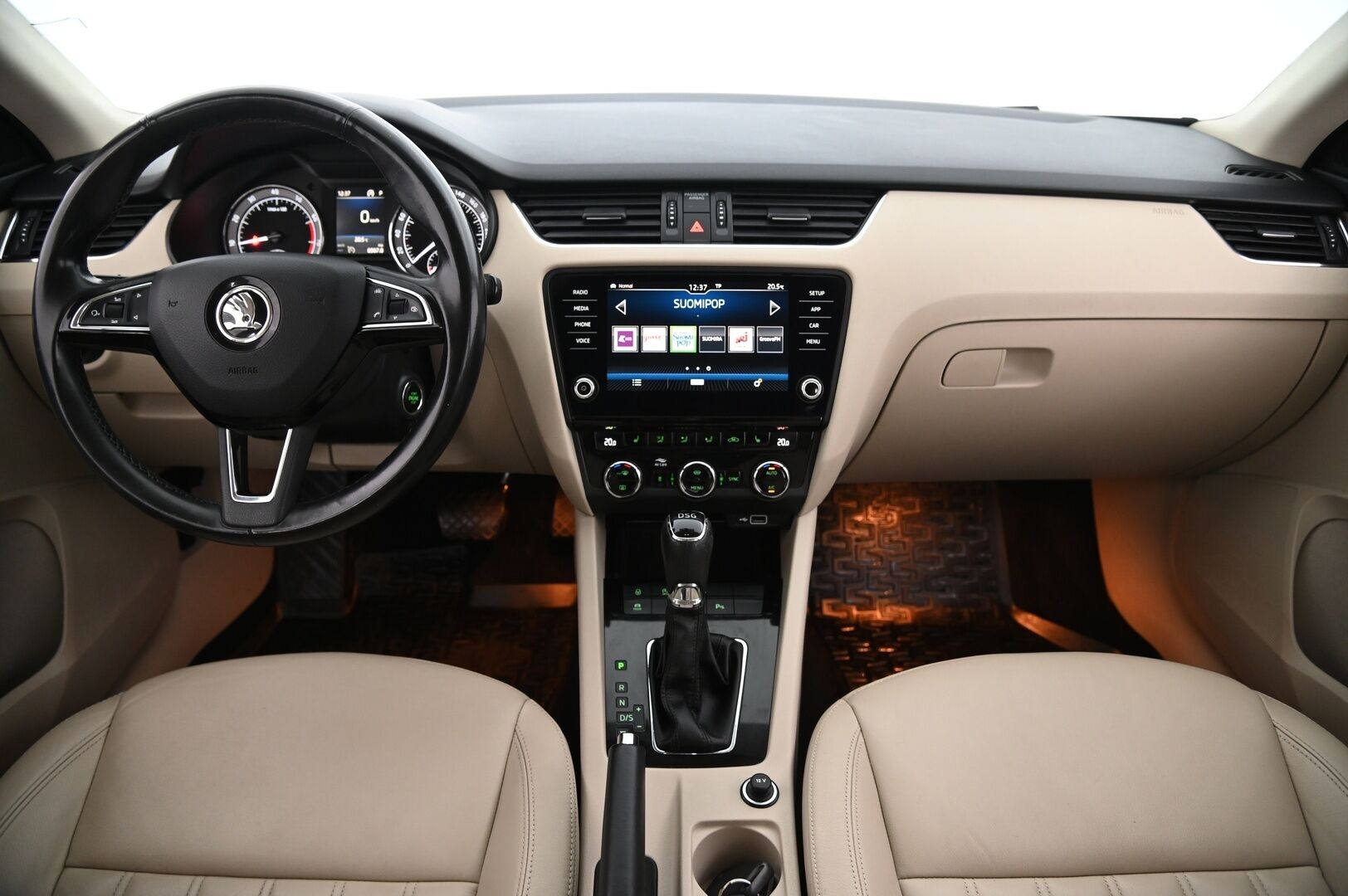 Skoda Octavia 2018 Combi 1,5 TSI Style DSG Autom. *Webasto / P.Kamera / Keyless / Jakopää tehty!* - *Vaaleat nahat / Smartlink / Irroitettava koukku / Suomi-auto / Kahdet renkaat ja vanteet* Juuri saapunut!