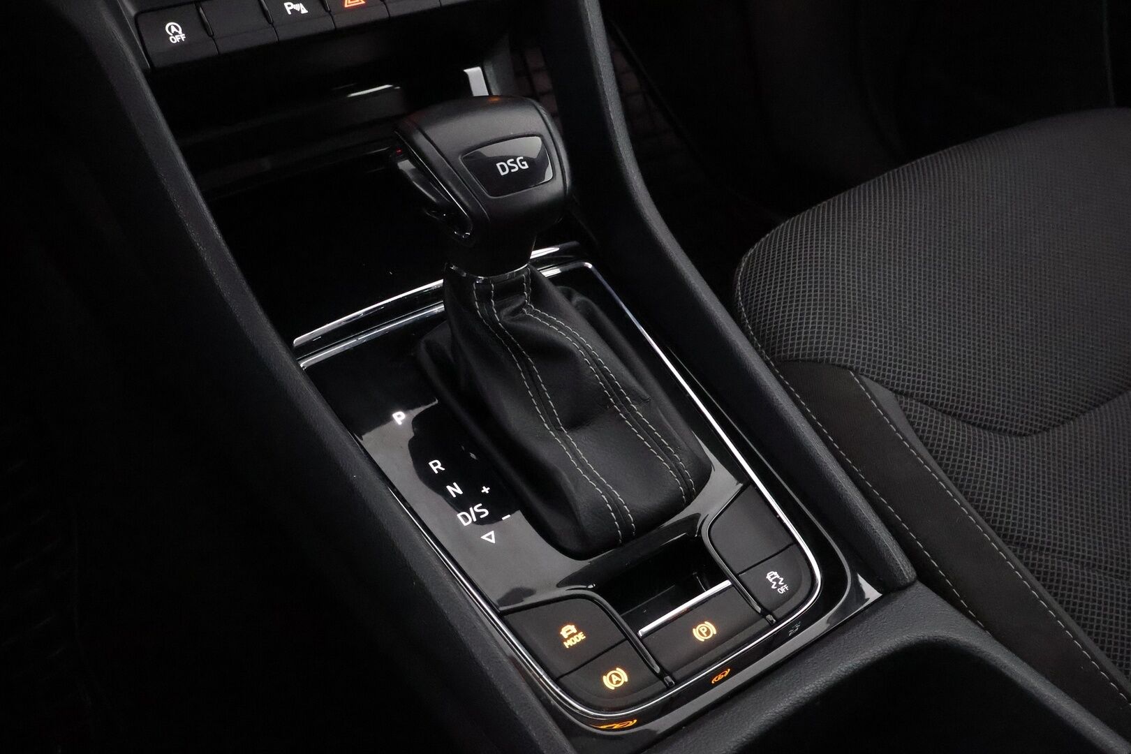 Skoda Kodiaq 2018 2,0 TDI 150 Ambition DSG Autom. * Webasto / Vetokoukku / Adapt.LED / KeylessGo / Navi / Front Assist - Juuri huollettu / Jakopää tehty / Juuri tullut Tampereelle! - HULLUT BLACKWEEK JATKOT - KORKOTARJOUS 2,49%