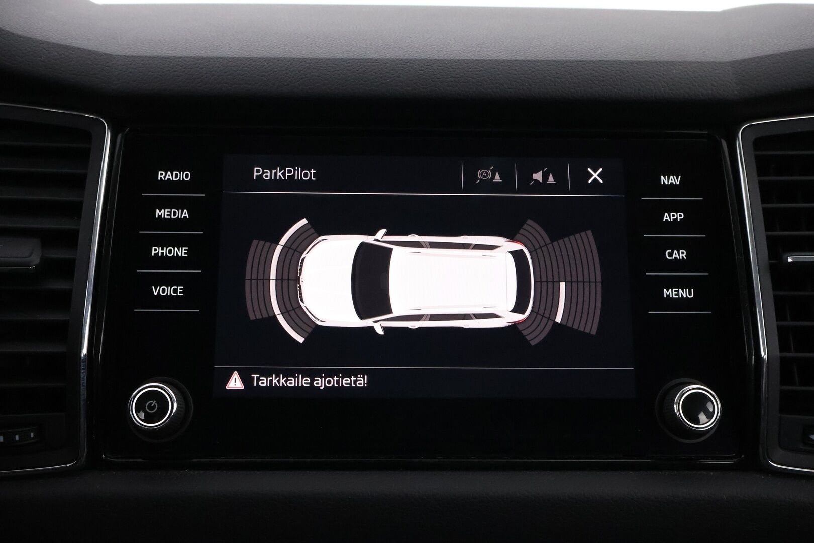 Skoda Kodiaq 2018 2,0 TDI 150 Ambition DSG Autom. * Webasto / Vetokoukku / Adapt.LED / KeylessGo / Navi / Front Assist - Juuri huollettu / Jakopää tehty / Juuri tullut Tampereelle! - HULLUT BLACKWEEK JATKOT - KORKOTARJOUS 2,49%