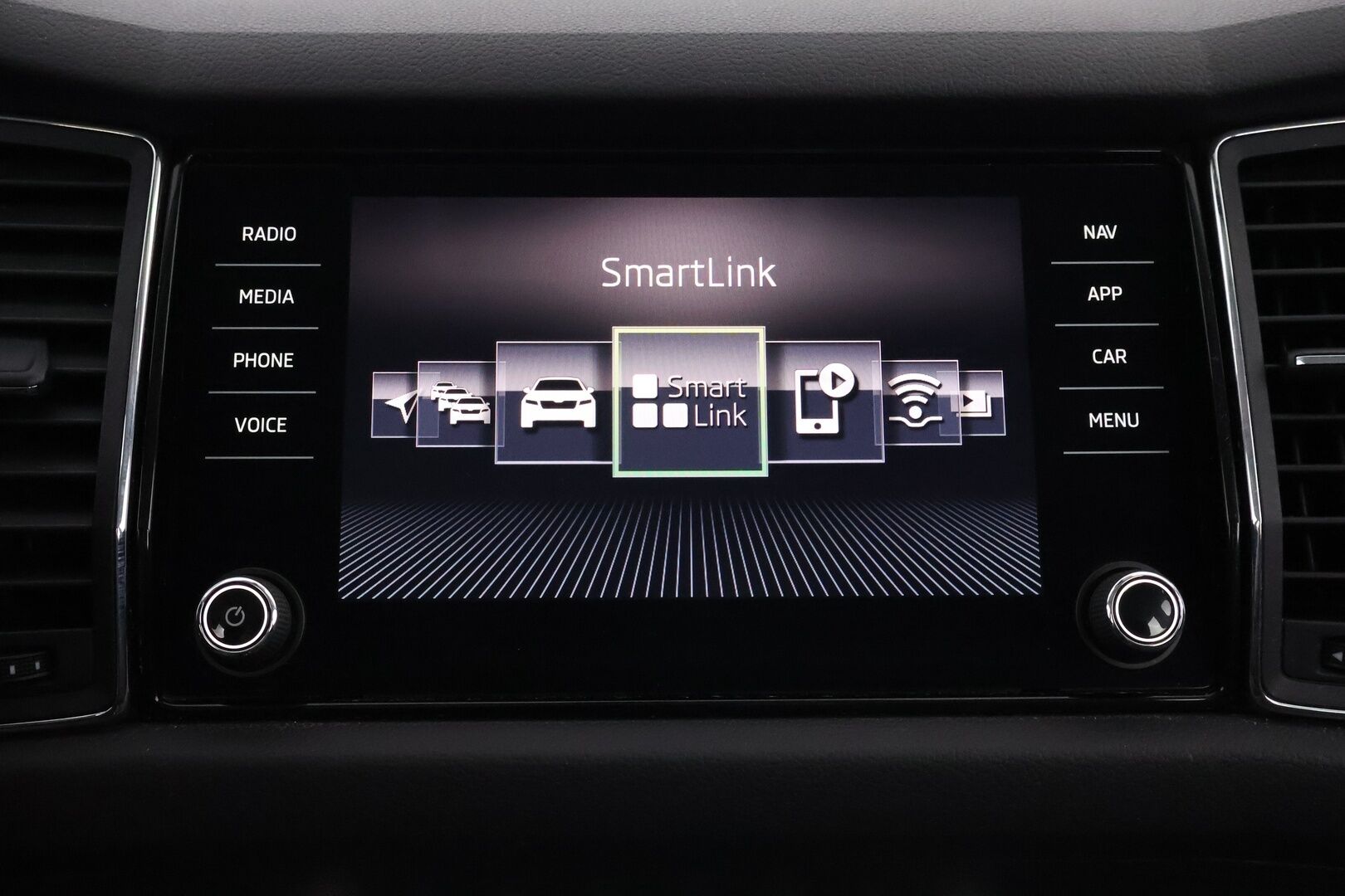 Skoda Kodiaq 2018 2,0 TDI 150 Ambition DSG Autom. * Webasto / Vetokoukku / Adapt.LED / KeylessGo / Navi / Front Assist - Juuri huollettu / Jakopää tehty / Juuri tullut Tampereelle! - HULLUT BLACKWEEK JATKOT - KORKOTARJOUS 2,49%