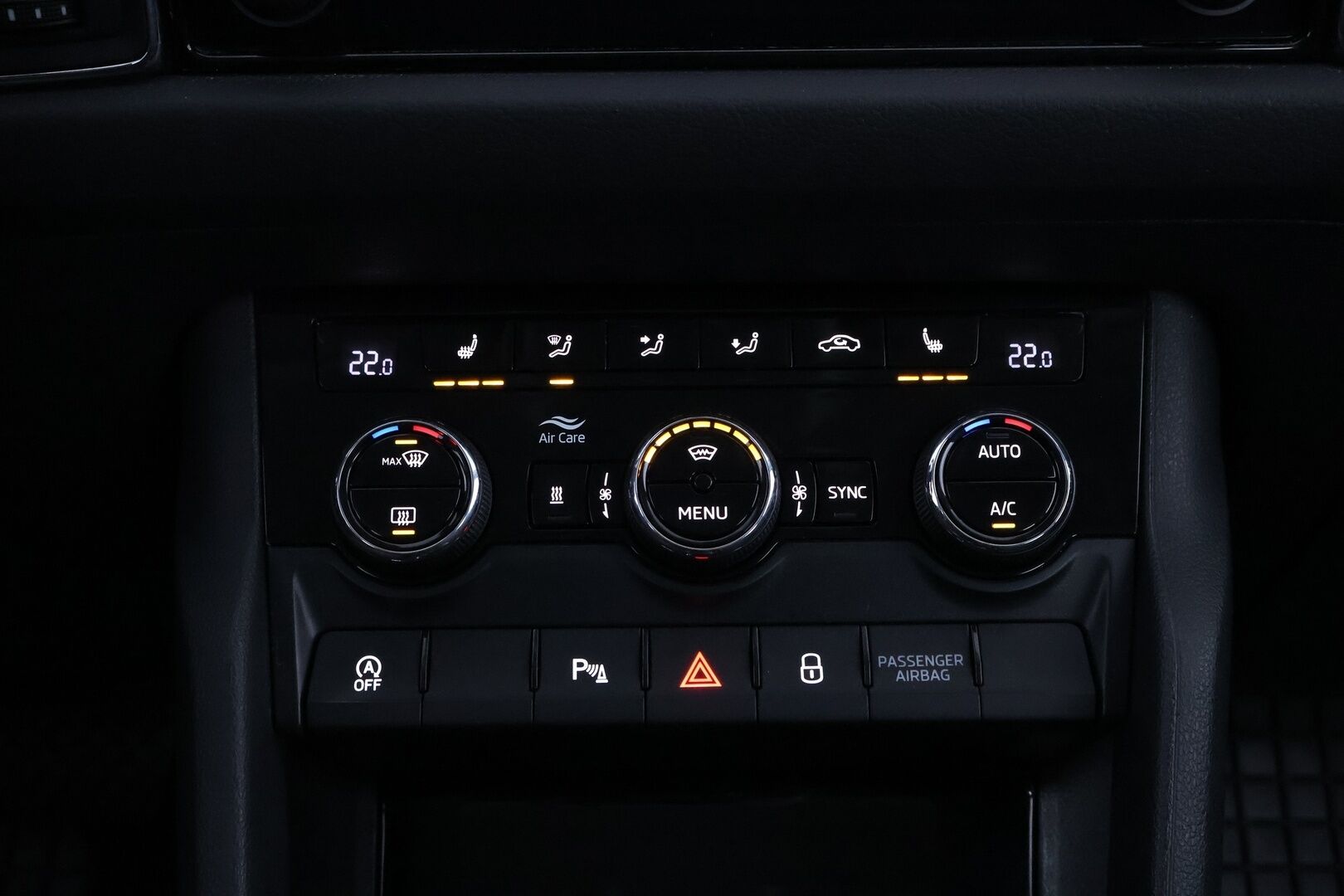 Skoda Kodiaq 2018 2,0 TDI 150 Ambition DSG Autom. * Webasto / Vetokoukku / Adapt.LED / KeylessGo / Navi / Front Assist - Juuri huollettu / Jakopää tehty / Juuri tullut Tampereelle! - HULLUT BLACKWEEK JATKOT - KORKOTARJOUS 2,49%