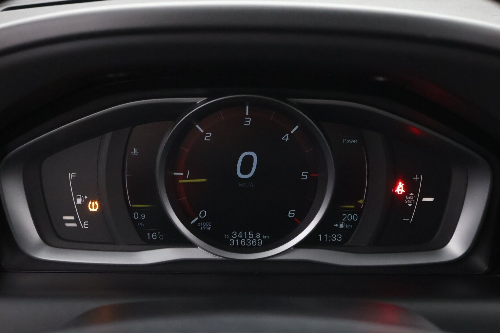Volvo XC60 2015 D4 Momentum - MYYDÄÄN HUUTOKAUPAT.COM