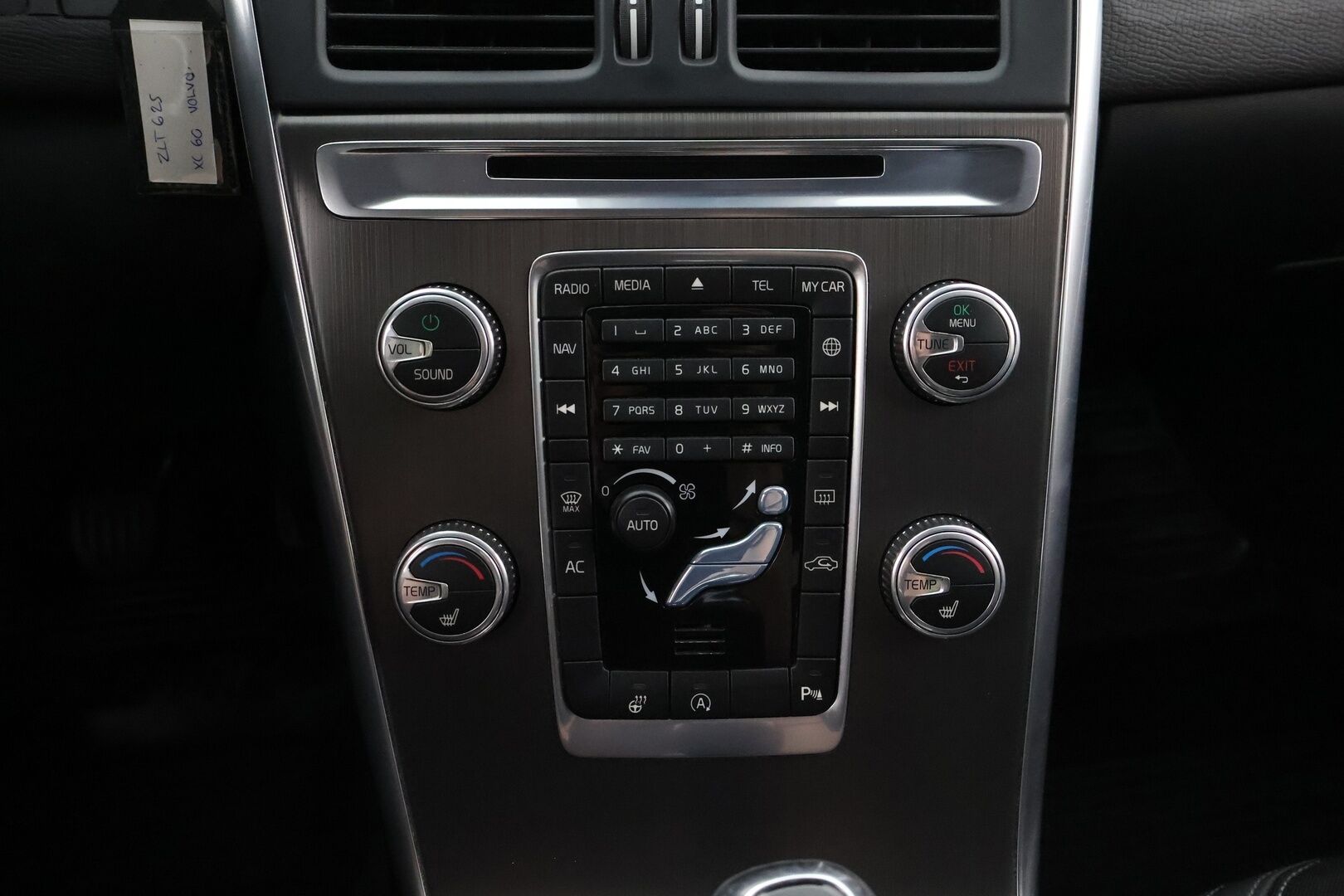 Volvo XC60 2015 D4 Momentum - MYYDÄÄN HUUTOKAUPAT.COM