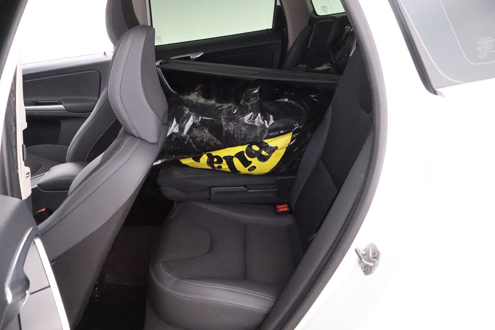 Volvo XC60 2015 D4 Momentum - MYYDÄÄN HUUTOKAUPAT.COM