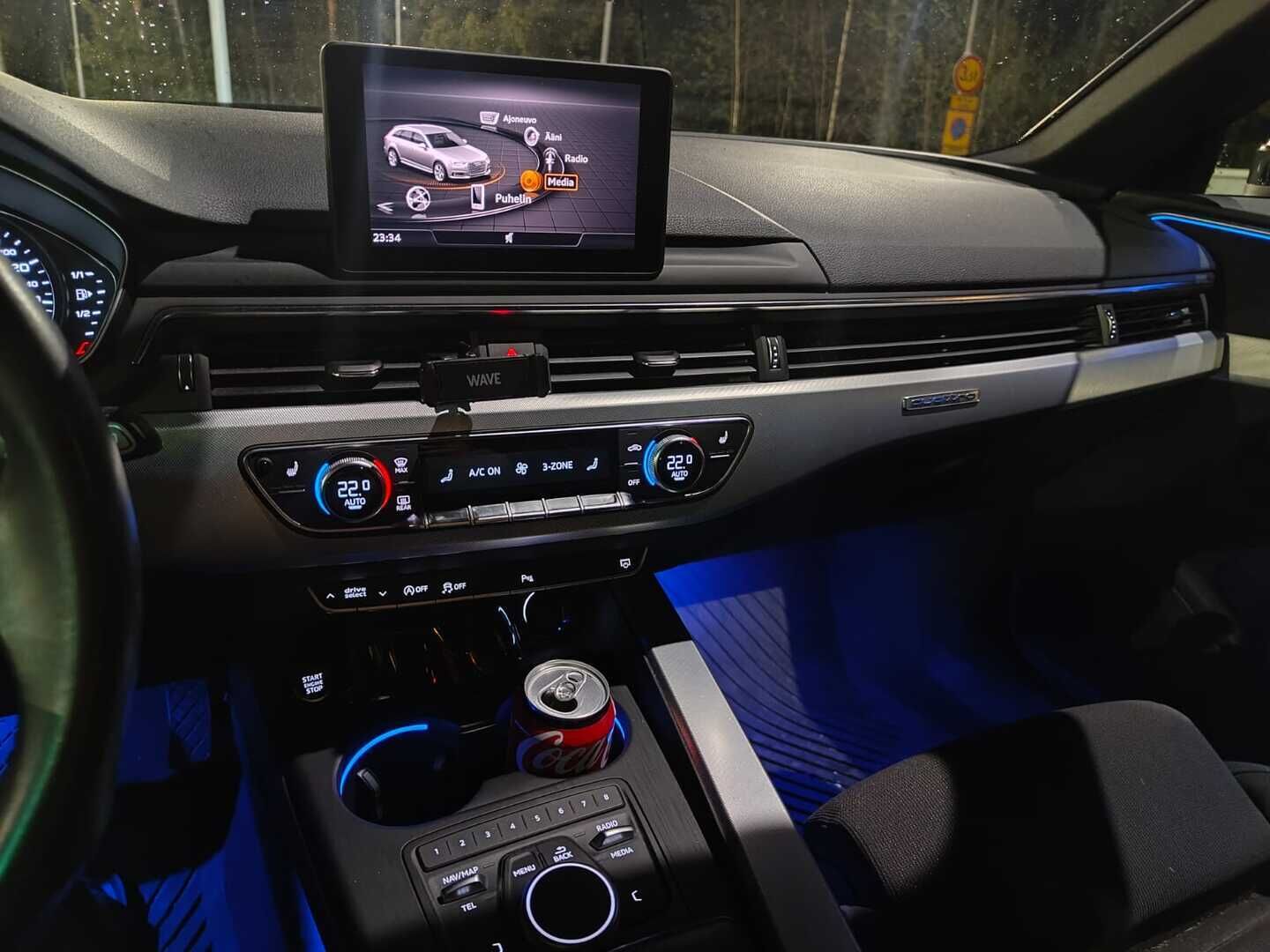 Audi A4 2018 Avant Business Sport S line 2,0 TDI **Suomi-Auto / Vetokoukku / Webasto / Matrix LED / P.Tutkat / Sporttipenkit** - Suomi-Auto / Vetokoukku / Webasto / Matrix LED / P.Tutkat / Musta-Optiikka / Sporttipenkit
