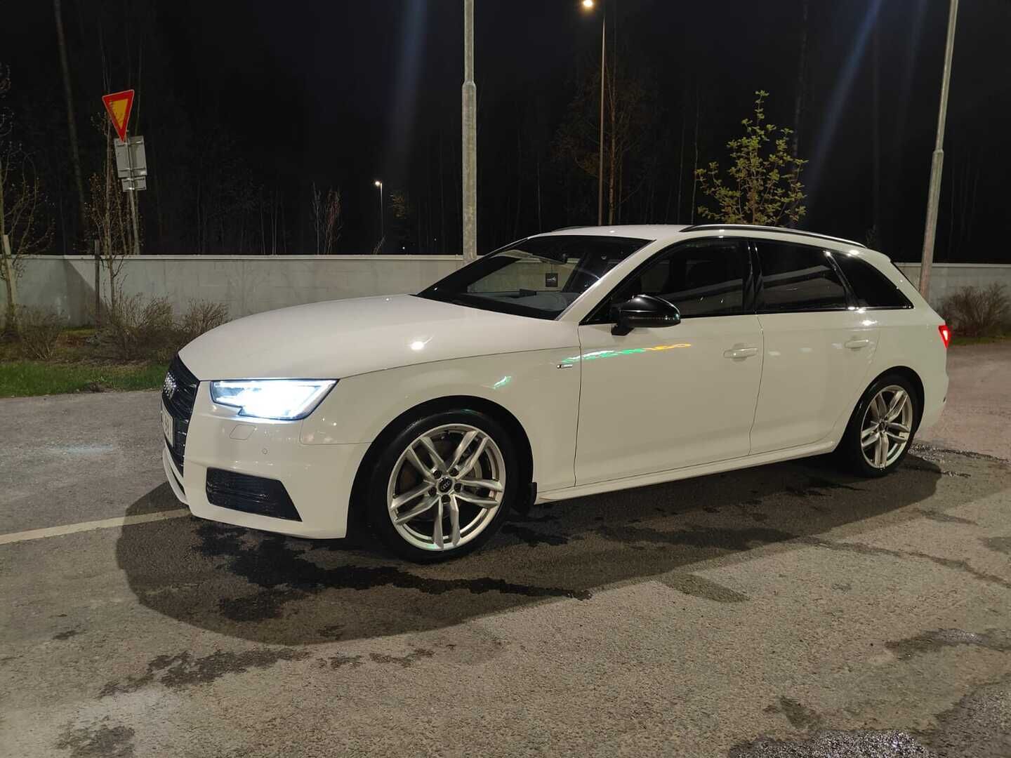 Audi A4 2018 Avant Business Sport S line 2,0 TDI **Suomi-Auto / Vetokoukku / Webasto / Matrix LED / P.Tutkat / Sporttipenkit** - Suomi-Auto / Vetokoukku / Webasto / Matrix LED / P.Tutkat / Musta-Optiikka / Sporttipenkit