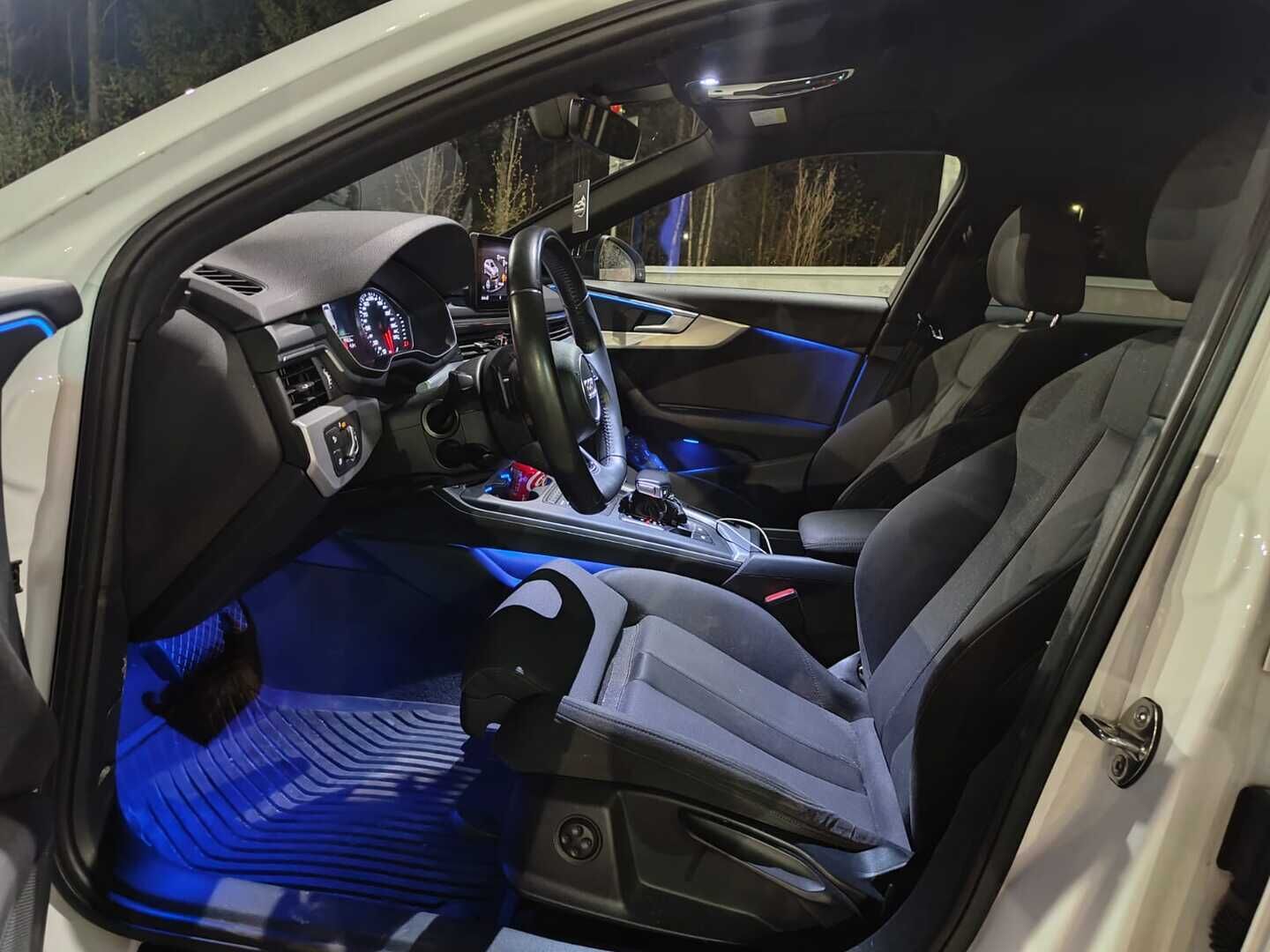 Audi A4 2018 Avant Business Sport S line 2,0 TDI **Suomi-Auto / Vetokoukku / Webasto / Matrix LED / P.Tutkat / Sporttipenkit** - Suomi-Auto / Vetokoukku / Webasto / Matrix LED / P.Tutkat / Musta-Optiikka / Sporttipenkit