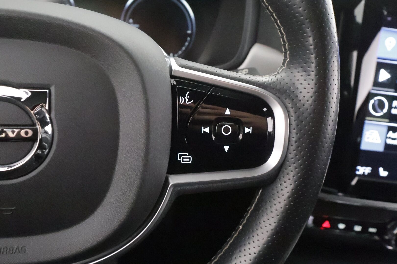 Volvo V90 2018 T8 AWD R-Design aut - | ACC | Webasto | Muistipenkki | High performance Audio | P.Kamera | Ratinlämmitys | LED | Keyless | Apple&Android | Suomi-auto | Kahdet Renkaat |