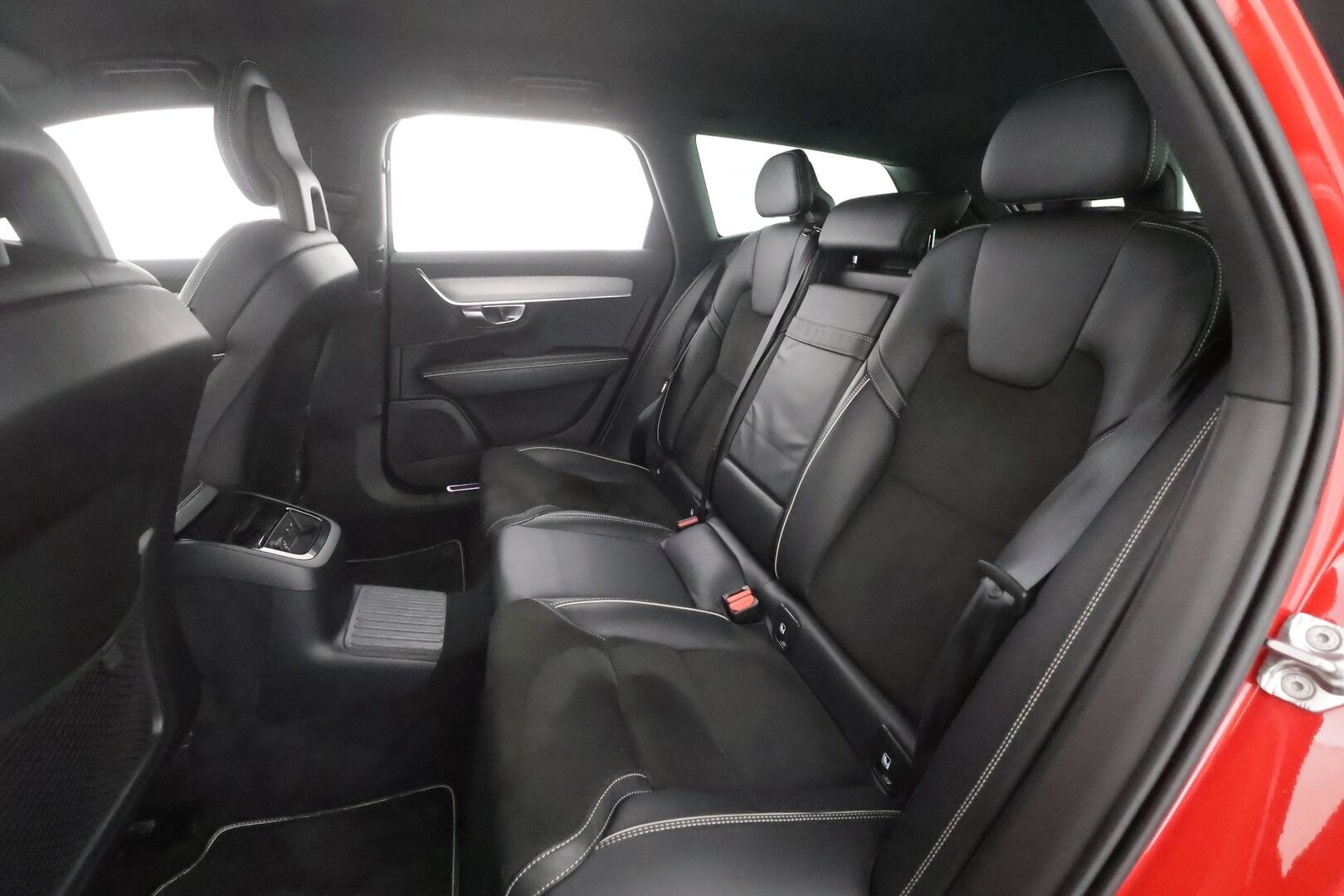 Volvo V90 2018 T8 AWD R-Design aut - | ACC | Webasto | Muistipenkki | High performance Audio | P.Kamera | Ratinlämmitys | LED | Keyless | Apple&Android | Suomi-auto | Kahdet Renkaat |