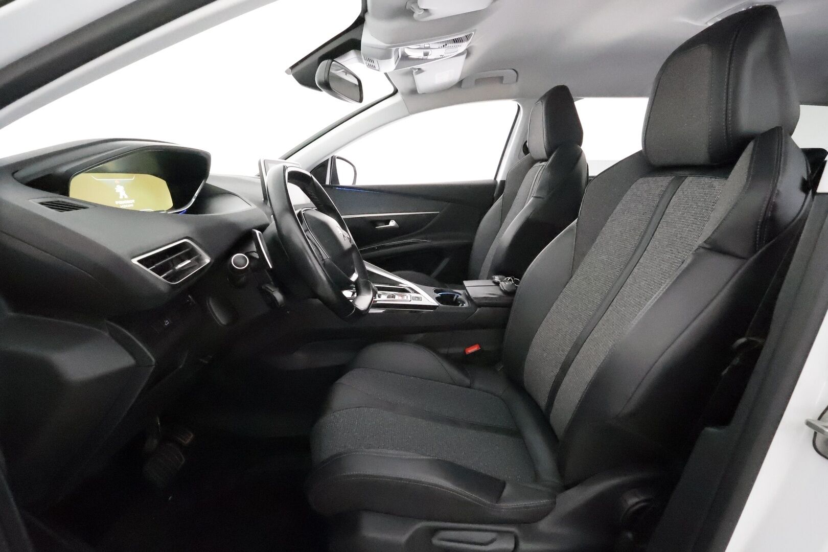 Peugeot 5008 2018 Allure PureTech 130 Aut. 7-Paik **Sisätilanlämmitin / Full-LED / Digimittaristo / P.Tutkat / Ajolinjapilotti / Keyless** - Kahdet Renkaat