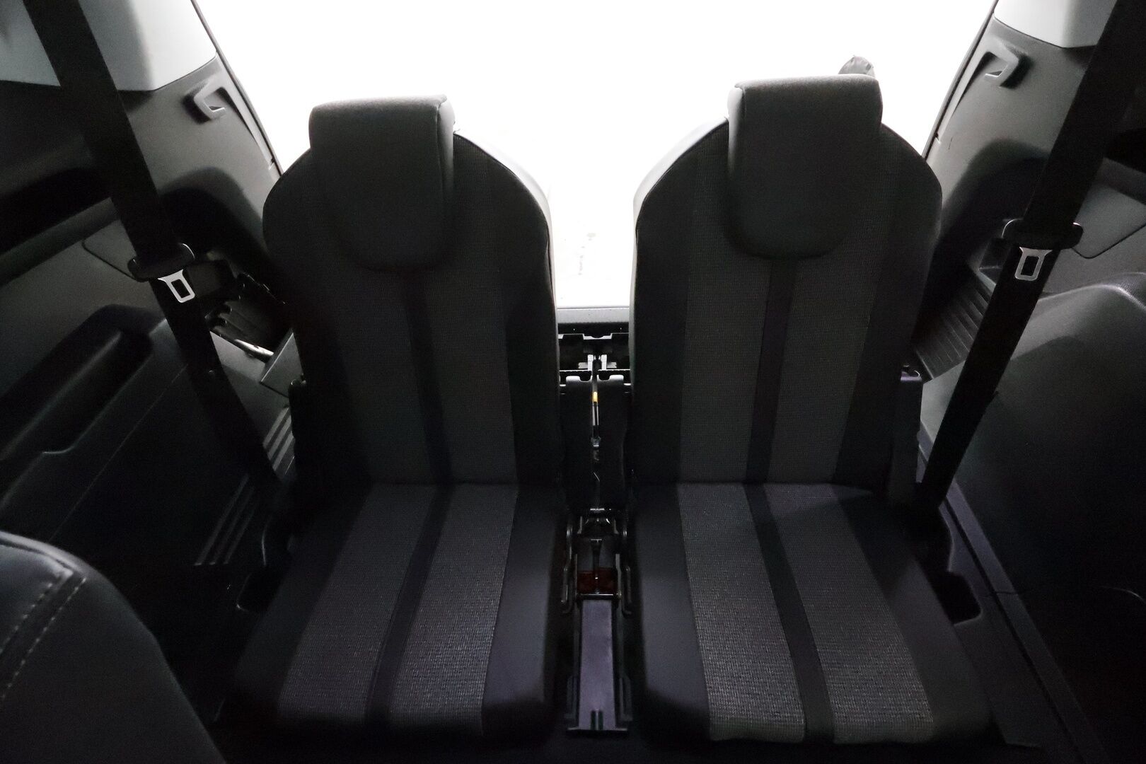 Peugeot 5008 2018 Allure PureTech 130 Aut. 7-Paik **Sisätilanlämmitin / Full-LED / Digimittaristo / P.Tutkat / Ajolinjapilotti / Keyless** - Kahdet Renkaat