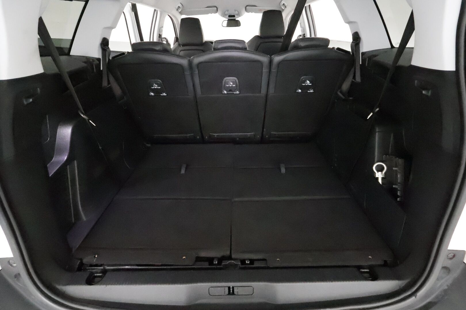 Peugeot 5008 2018 Allure PureTech 130 Aut. 7-Paik **Sisätilanlämmitin / Full-LED / Digimittaristo / P.Tutkat / Ajolinjapilotti / Keyless** - Kahdet Renkaat