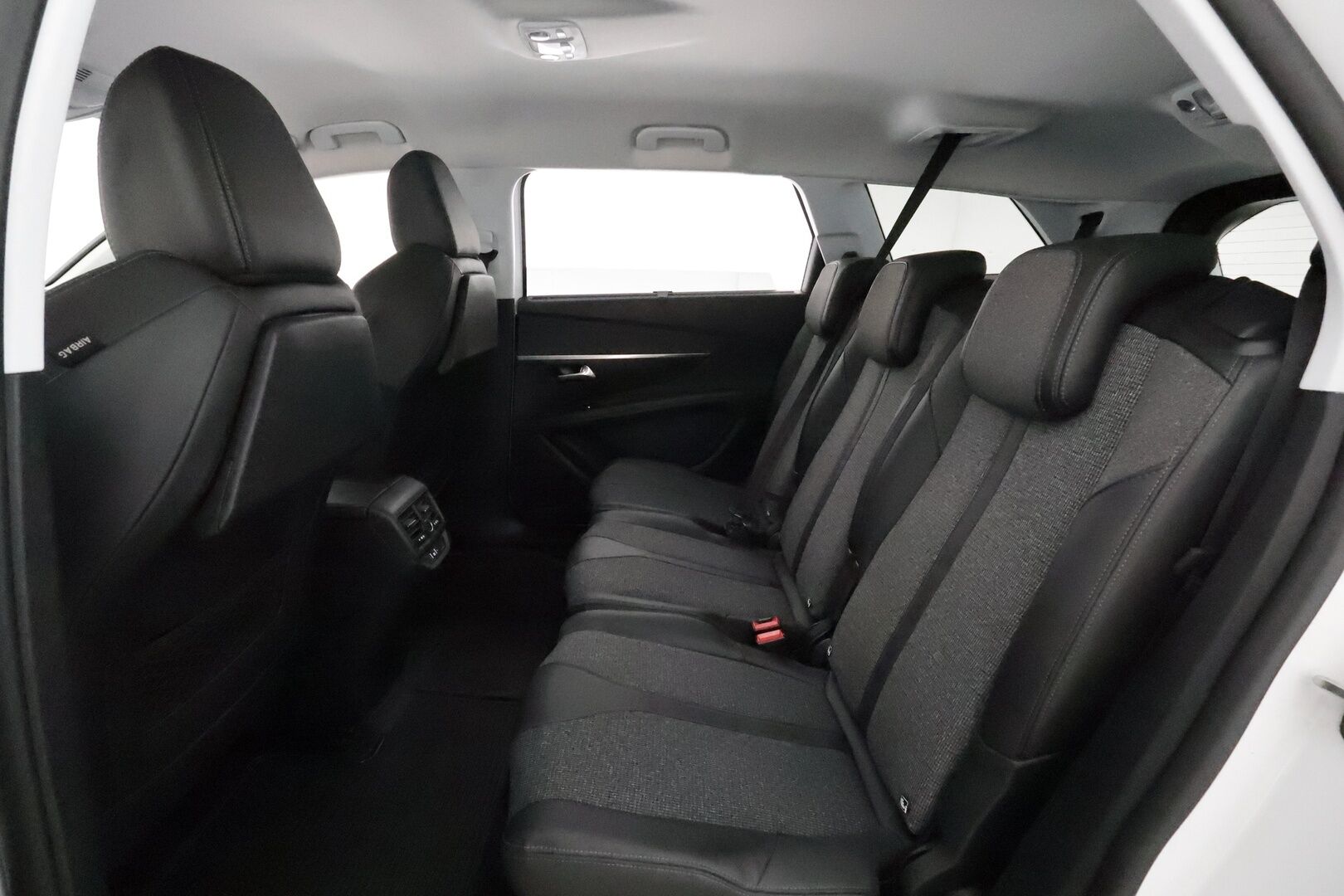Peugeot 5008 2018 Allure PureTech 130 Aut. 7-Paik **Sisätilanlämmitin / Full-LED / Digimittaristo / P.Tutkat / Ajolinjapilotti / Keyless** - Kahdet Renkaat