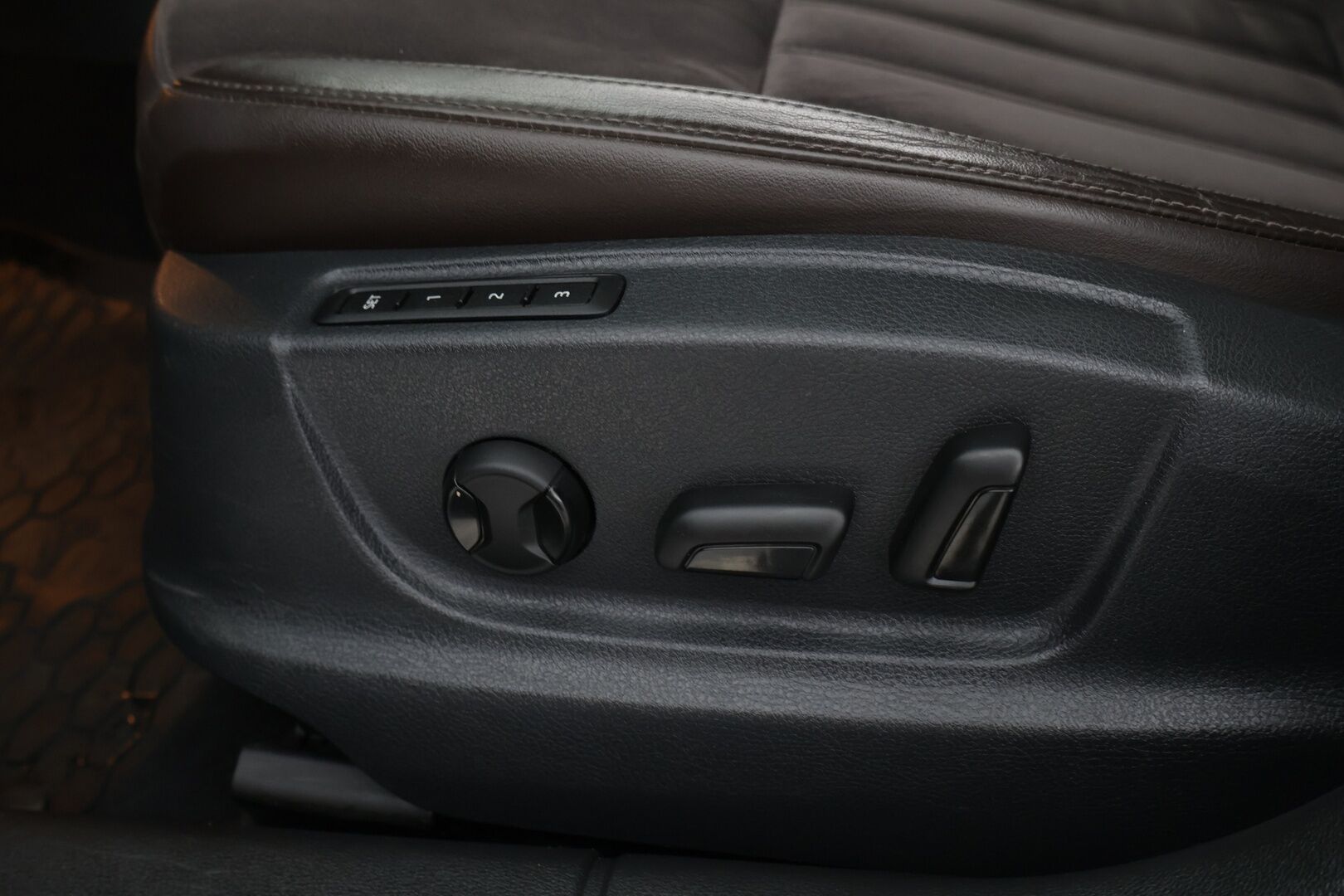 Skoda Octavia 2017 Combi 2,0 TDI 150 L&K DSG Autom. / Ei AD-Blueta / Sähköpenkki muistilla / ACC / Vetokoukku - Super Varusteet / Siisti Yksilö / Viimeisimpiä Lajiaan 