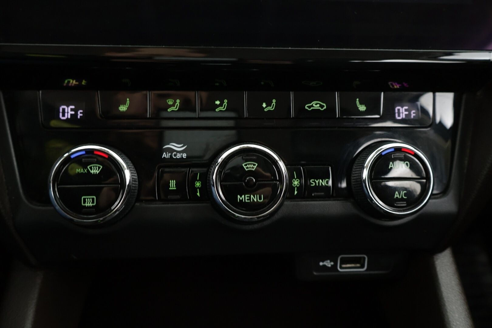 Skoda Octavia 2017 Combi 2,0 TDI 150 L&K DSG Autom. / Ei AD-Blueta / Sähköpenkki muistilla / ACC / Vetokoukku - Super Varusteet / Siisti Yksilö / Viimeisimpiä Lajiaan 