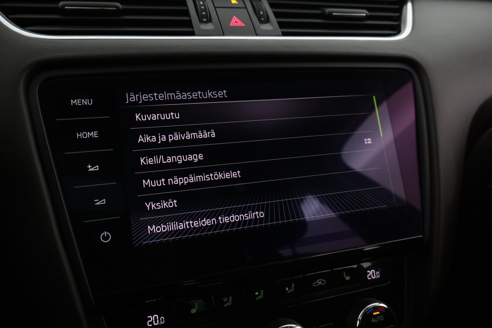 Skoda Octavia 2017 Combi 2,0 TDI 150 L&K DSG Autom. / Ei AD-Blueta / Sähköpenkki muistilla / ACC / Vetokoukku - Super Varusteet / Siisti Yksilö / Viimeisimpiä Lajiaan 