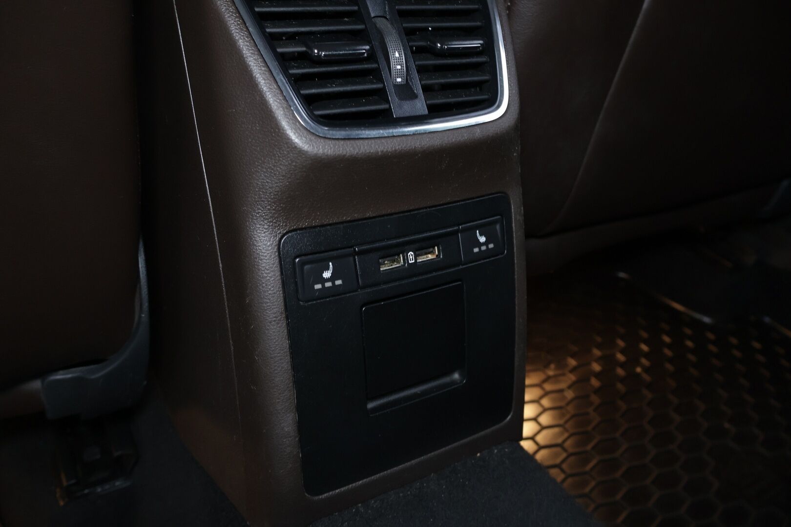 Skoda Octavia 2017 Combi 2,0 TDI 150 L&K DSG Autom. / Ei AD-Blueta / Sähköpenkki muistilla / ACC / Vetokoukku - Super Varusteet / Siisti Yksilö / Viimeisimpiä Lajiaan 