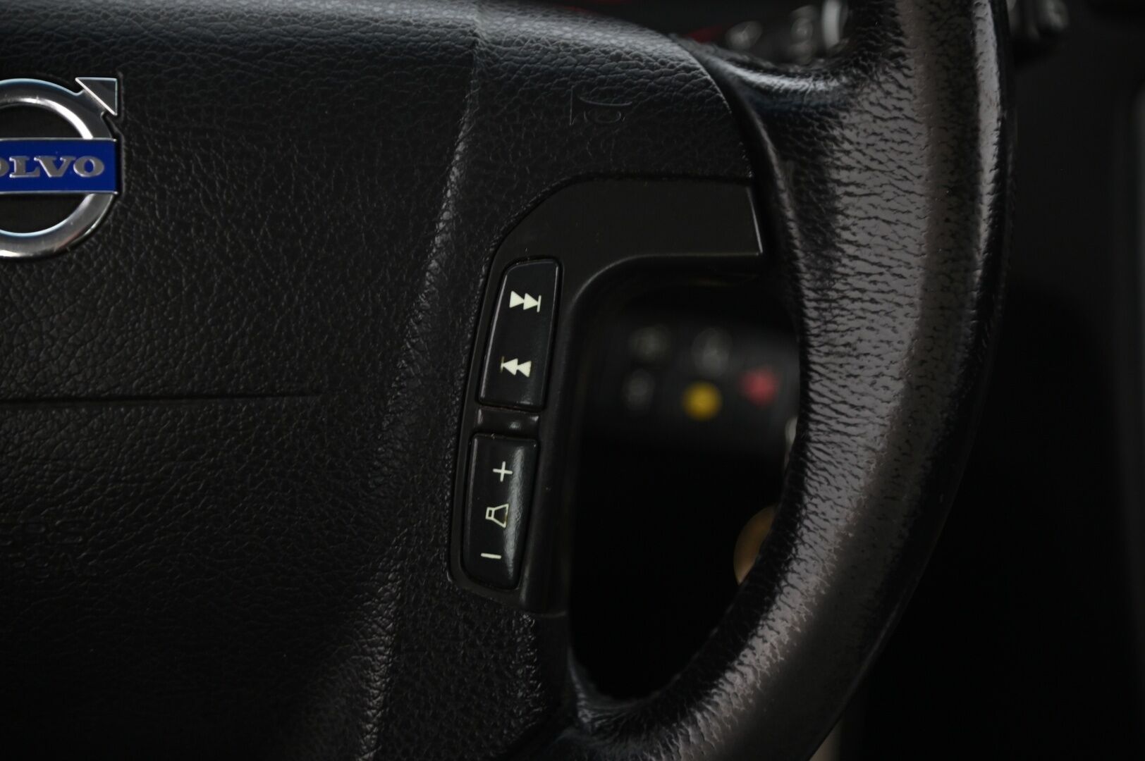 Volvo V70 2006 V70 2,4 Bi-Fuel Summum *Myydään Huutokaupat.com*