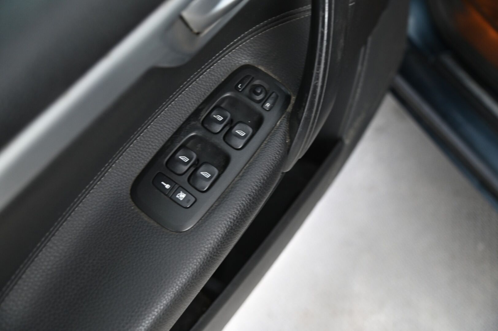 Volvo V70 2006 V70 2,4 Bi-Fuel Summum *Myydään Huutokaupat.com*