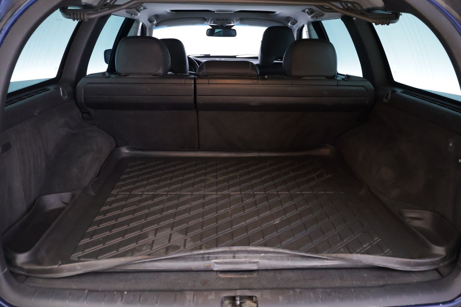 Volvo XC70 2005 Ocean Race D5 5ov - | Koukku | Four-C | Lohko | 2x Hyvät Renkaat Volvon Aluilla | Lasikattoluukku | Kuskilla Muistipaikka |