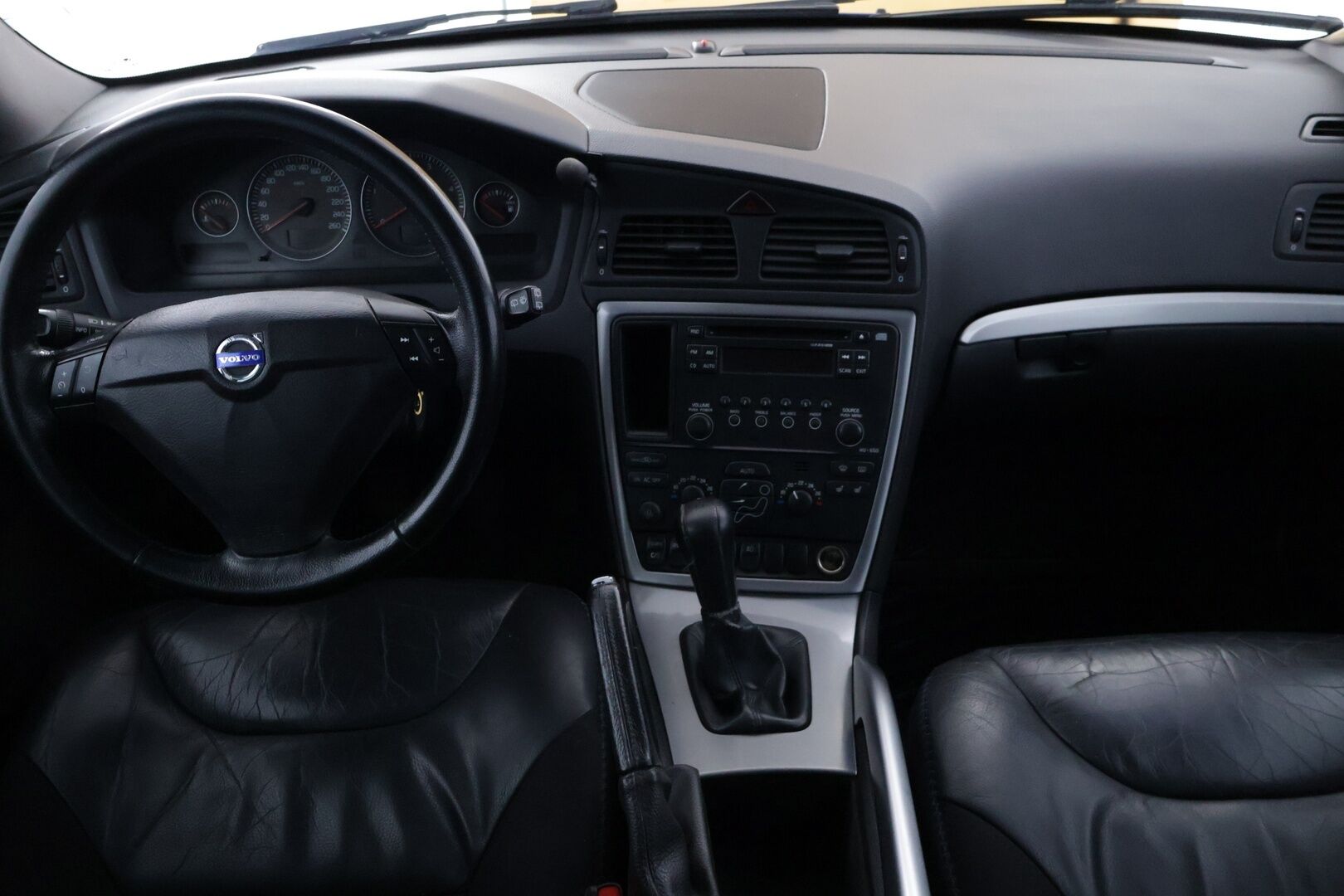 Volvo XC70 2005 Ocean Race D5 5ov - | Koukku | Four-C | Lohko | 2x Hyvät Renkaat Volvon Aluilla | Lasikattoluukku | Kuskilla Muistipaikka |