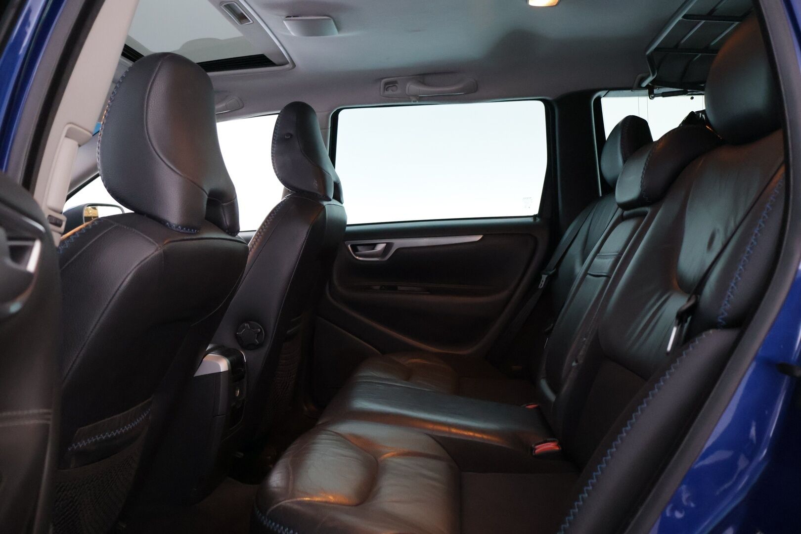 Volvo XC70 2005 Ocean Race D5 5ov - | Koukku | Four-C | Lohko | 2x Hyvät Renkaat Volvon Aluilla | Lasikattoluukku | Kuskilla Muistipaikka |