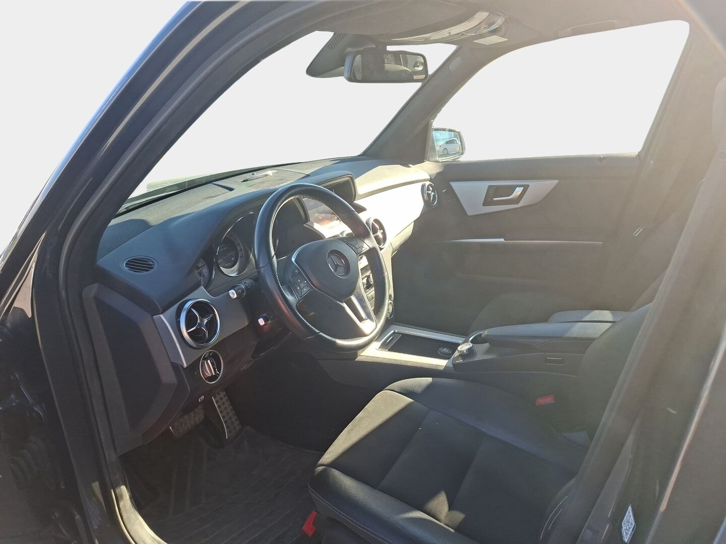 Mercedes-Benz GLK 2015 220 CDI BE 4Matic A Premium Business - Vetokoukku | Puolinahkasisusta | Vakkari | BLIS | 360-Kamera | ILS LED | BLIS | Poikkeukselliset kilometrit!