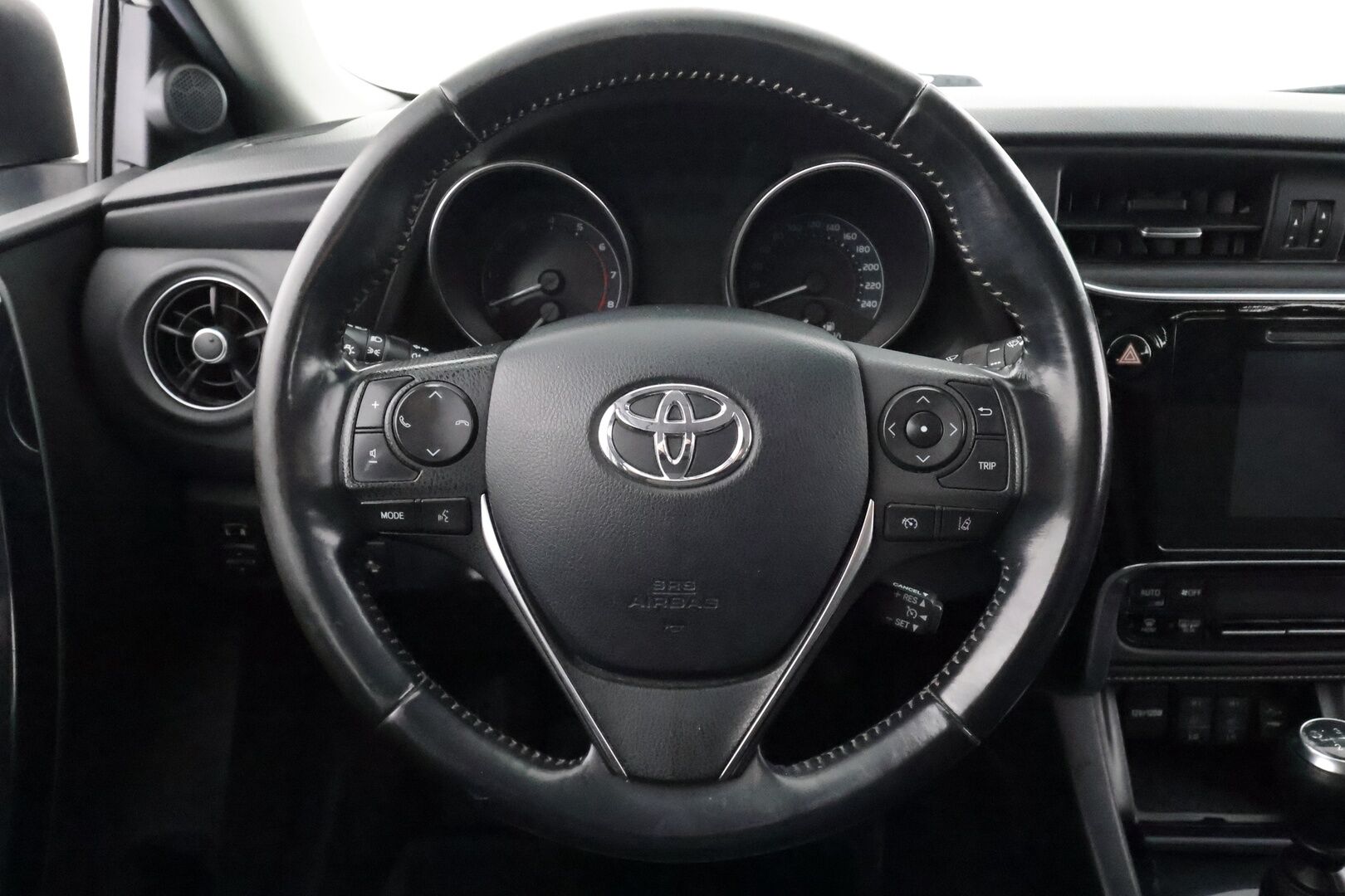 Toyota Auris 2018 1,2 T Active Edition - | LED | P.kamera | Vakkari | Navi | Lohko+sisälämmitin | Bluetooth | Kaistavahti | PCS | RSA | Aut. pitkät | 2x renkaat aluin | Huoltokirja | 
