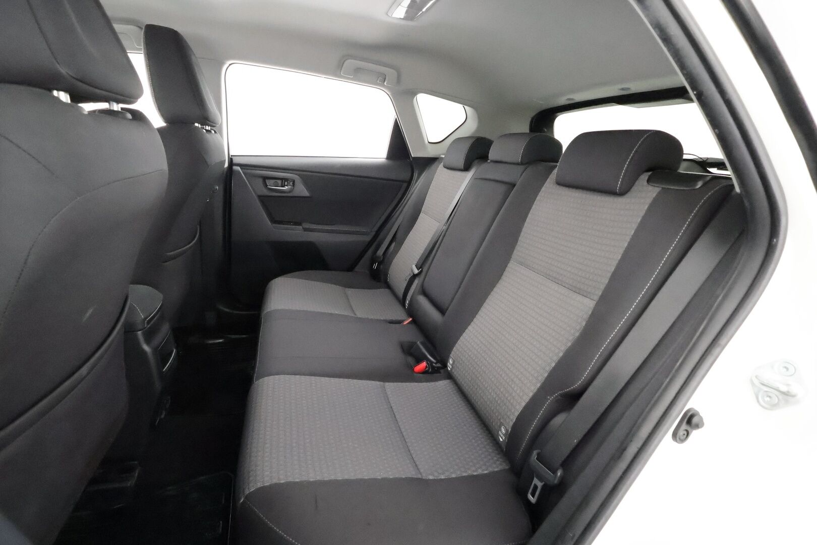 Toyota Auris 2018 1,2 T Active Edition - | LED | P.kamera | Vakkari | Navi | Lohko+sisälämmitin | Bluetooth | Kaistavahti | PCS | RSA | Aut. pitkät | 2x renkaat aluin | Huoltokirja | 