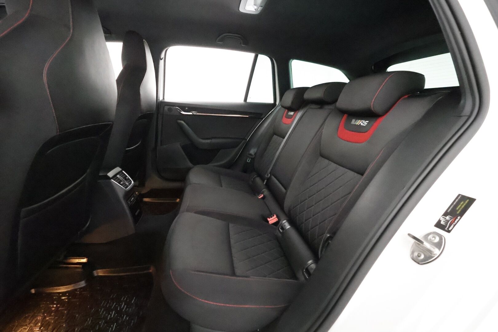 Skoda Octavia 2018 Combi 2,0 TSI RS DSG **Adapt. vakkari / Webasto / P.kamera / Keyless / Apple&Android**
