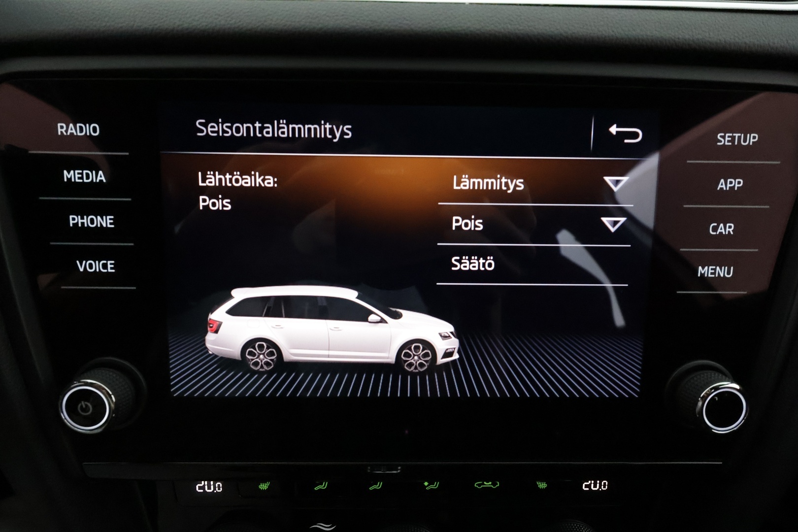 Skoda Octavia 2018 Combi 2,0 TSI RS DSG **Adapt. vakkari / Webasto / P.kamera / Keyless / Apple&Android** - 3,99% KORKOTARJOUS TÄHÄN AUTOON 21.9. ASTI - Hyvällä pidolla ollut, 2 om. Suomi-Auto!
