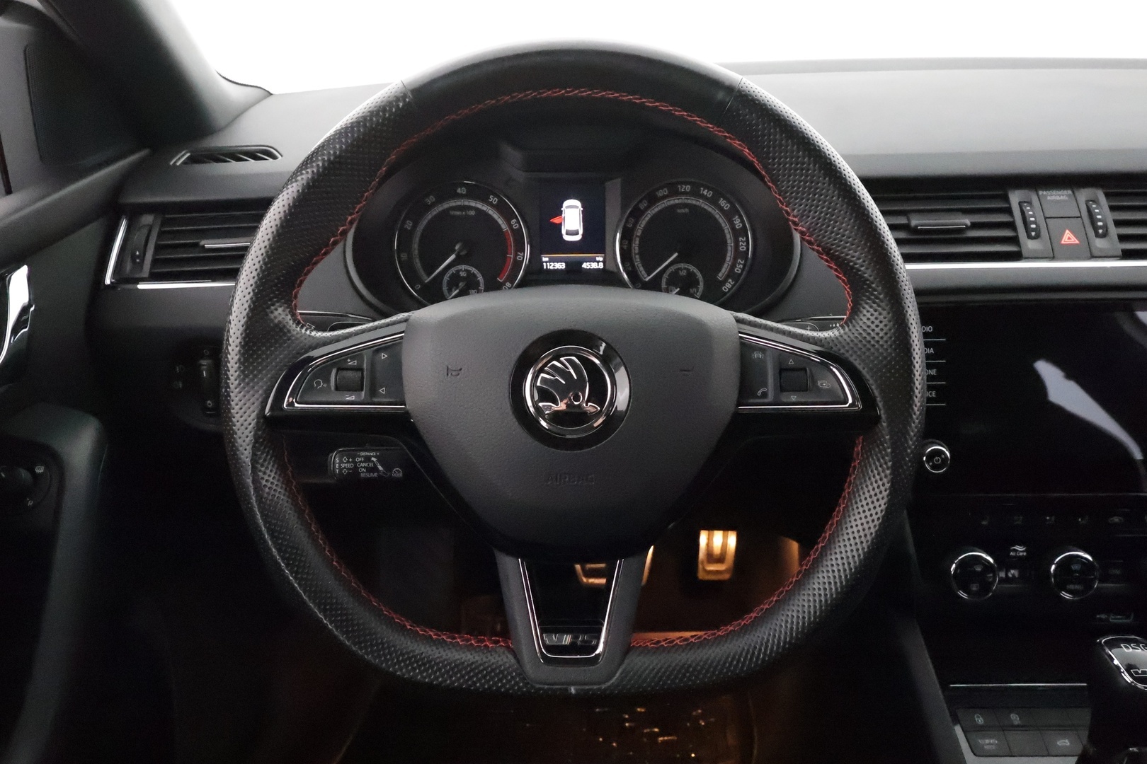 Skoda Octavia 2018 Combi 2,0 TSI RS DSG **Adapt. vakkari / Webasto / P.kamera / Keyless / Apple&Android** - 3,99% KORKOTARJOUS TÄHÄN AUTOON 21.9. ASTI - Hyvällä pidolla ollut, 2 om. Suomi-Auto!