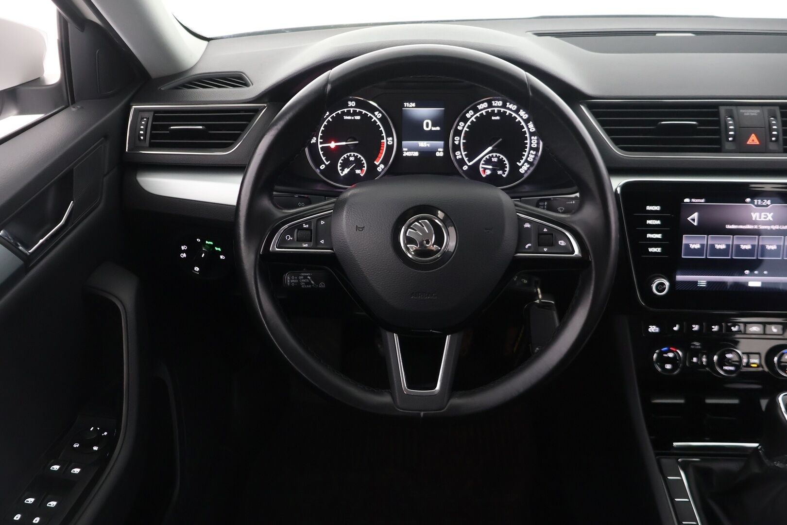 Skoda Superb 2018 2,0 TDI 150 Ambition BusinessLine - Adapt. vakkari | Webasto | Läm. tuulilasi | Carplay | Koukku | 2x renkaat