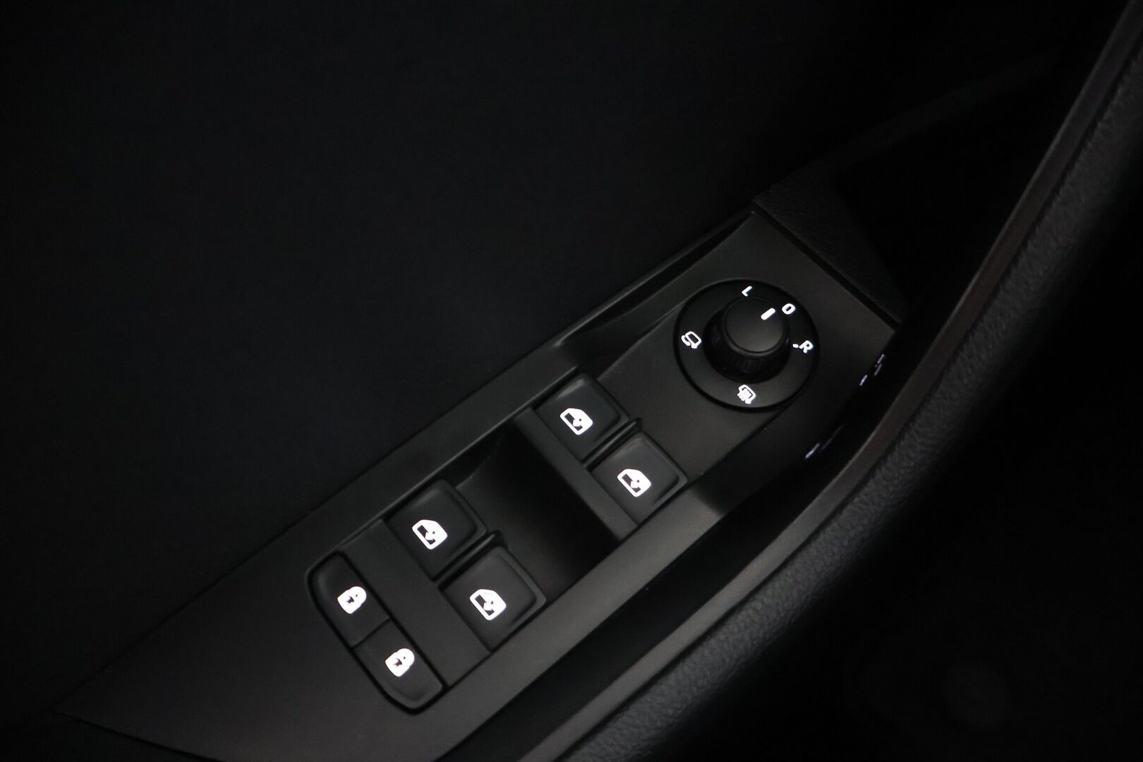 Skoda Superb 2018 2,0 TDI 150 Ambition BusinessLine - Adapt. vakkari | Webasto | Läm. tuulilasi | Carplay | Koukku | 2x renkaat