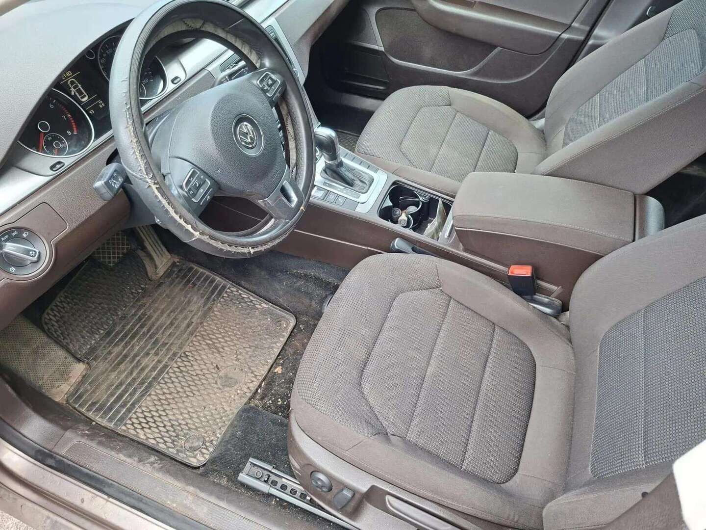 Volkswagen Passat 2011 Sedan Comfortline 1,4 TSI MultiFuel 118 kW (160 hv) DSG-automaatti - | Myydään Huutokaupat.comissa | Vakionopeudensäädin | Osittain sähkösäätöinen kuljettajan istuin | Automaattinen ilmastointi | Sähkökäyttöiset ikkunat |