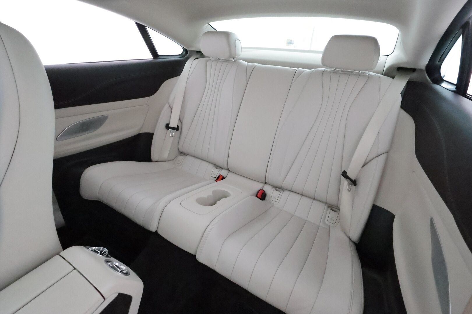 Mercedes-Benz E 2018 220 d A Coupé Business AMG **Burmester / Widescreen / Panorama / 360° / Muistipenkit / HUD / Lohkolämmitin** - 1-Om Suomi-auto / Kovilla varusteilla! / Kahdet renkaat aluvanteilla 