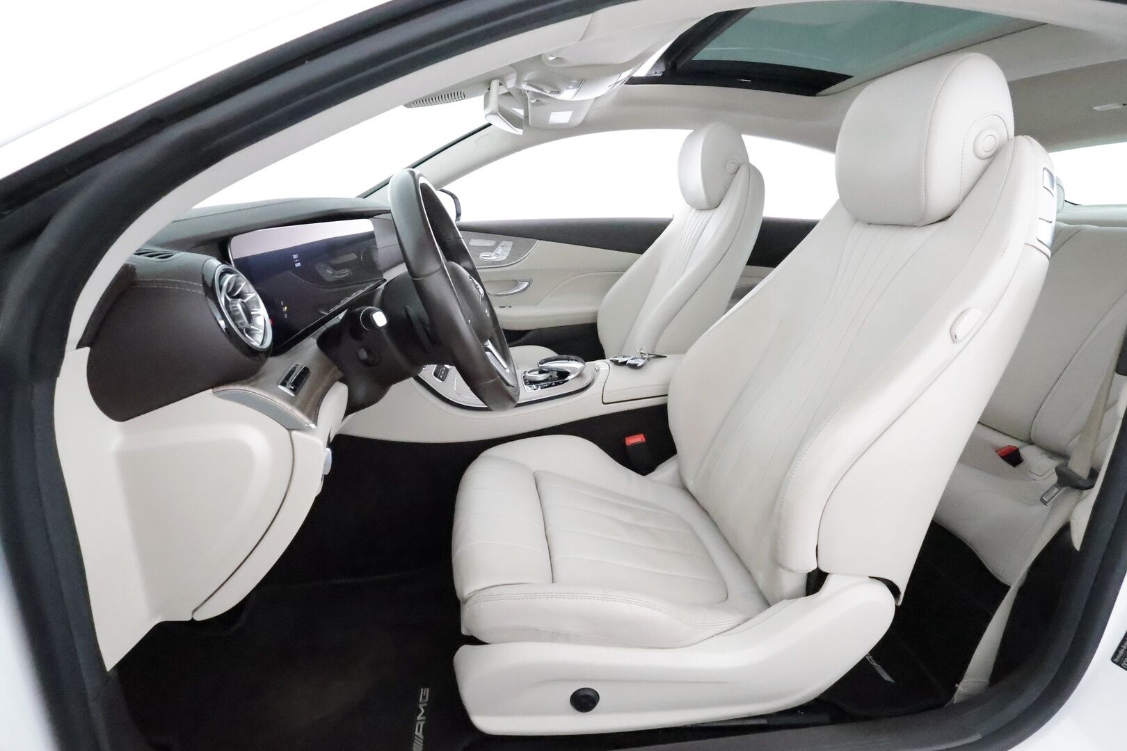 Mercedes-Benz E 2018 220 d A Coupé Business AMG **Burmester / Widescreen / Panorama / 360° / Muistipenkit / HUD / Lohkolämmitin** - 1.Om Suomi-auto / Kahdet renkaat aluvanteilla