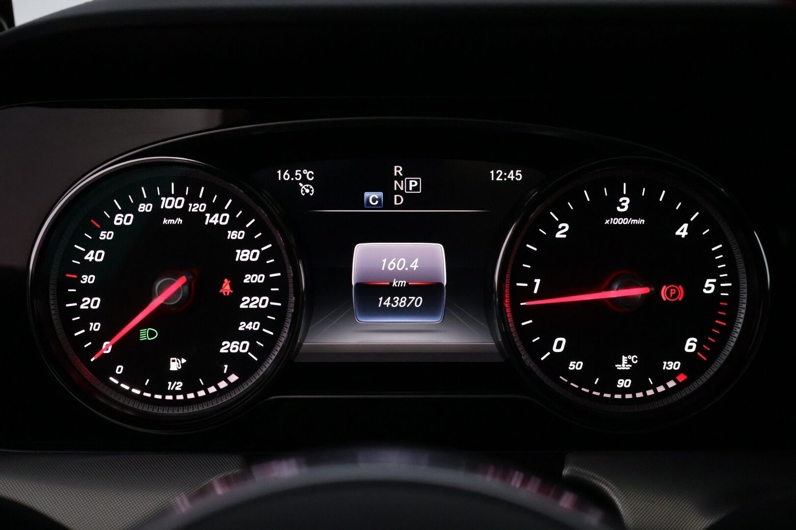 Mercedes-Benz E 2019 220 d 4Matic A Coupé Business AMG **Webasto / Burmester / Muistipenkit / Kessy / Lasikattoluukku / Multibeam LED / 360° / Navi** - Suomi-auto / Kahdet renkaat aluvanteilla / Puna-mustat nahat