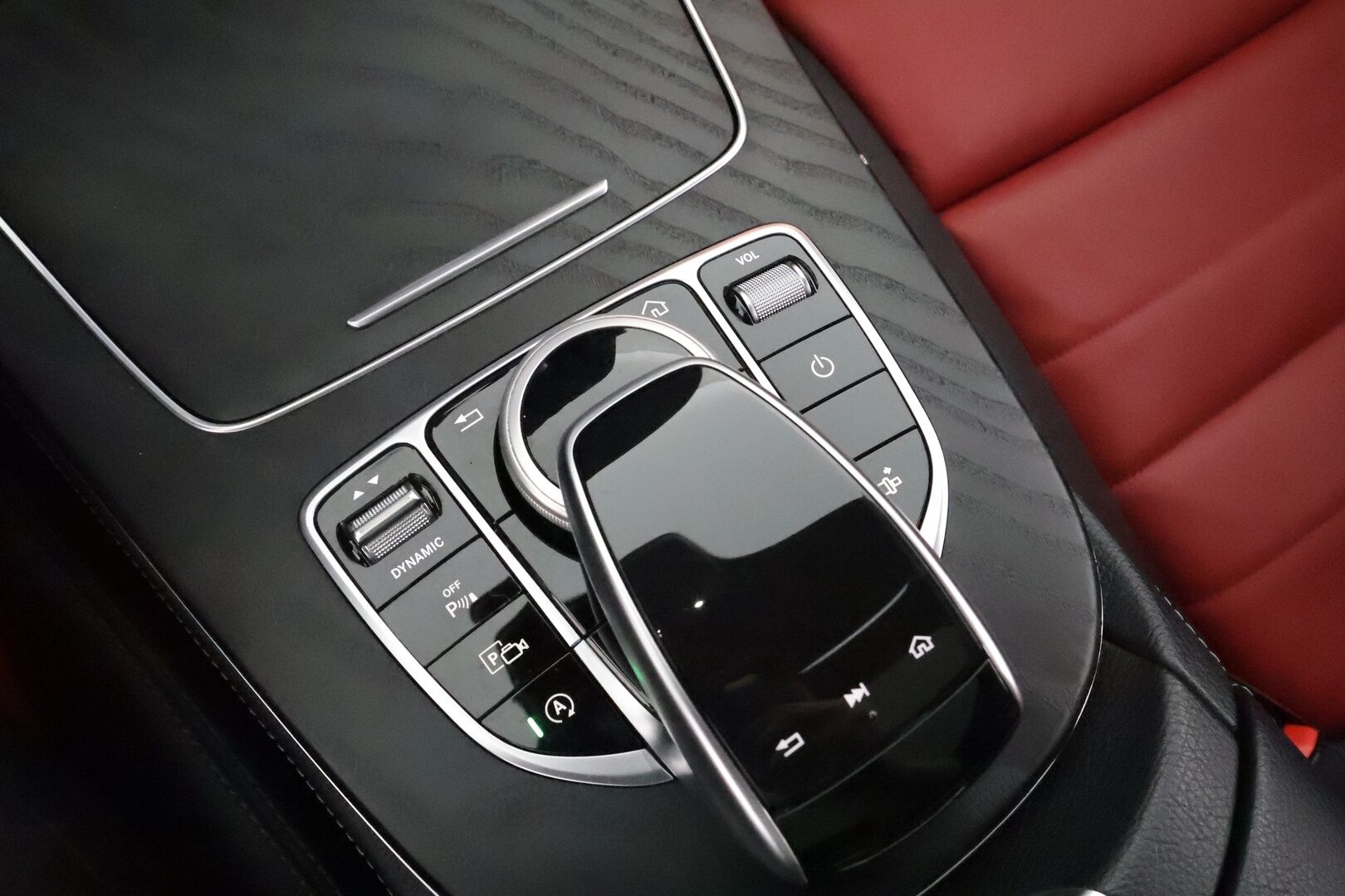 Mercedes-Benz E 2018 220 d 4Matic A Coupé Business AMG **Burmester / Muistipenkit / Lasikattoluukku / Multibeam LED / 360° / Navi** - 3,99 % KORKOTARJOUS TÄHÄN AUTOON - Suomi-auto / Kahdet renkaat aluvanteilla / Webasto / Puna-mustat nahat