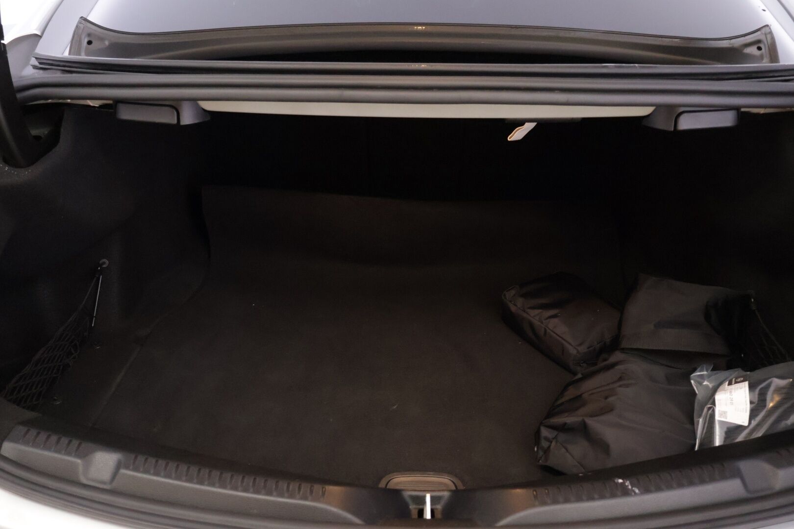 Mercedes-Benz E 2019 220 d 4Matic A Coupé Business AMG **Webasto / Burmester / Muistipenkit / Kessy / Lasikattoluukku / Multibeam LED / 360° / Navi** - Suomi-auto / Kahdet renkaat aluvanteilla / Puna-mustat nahat