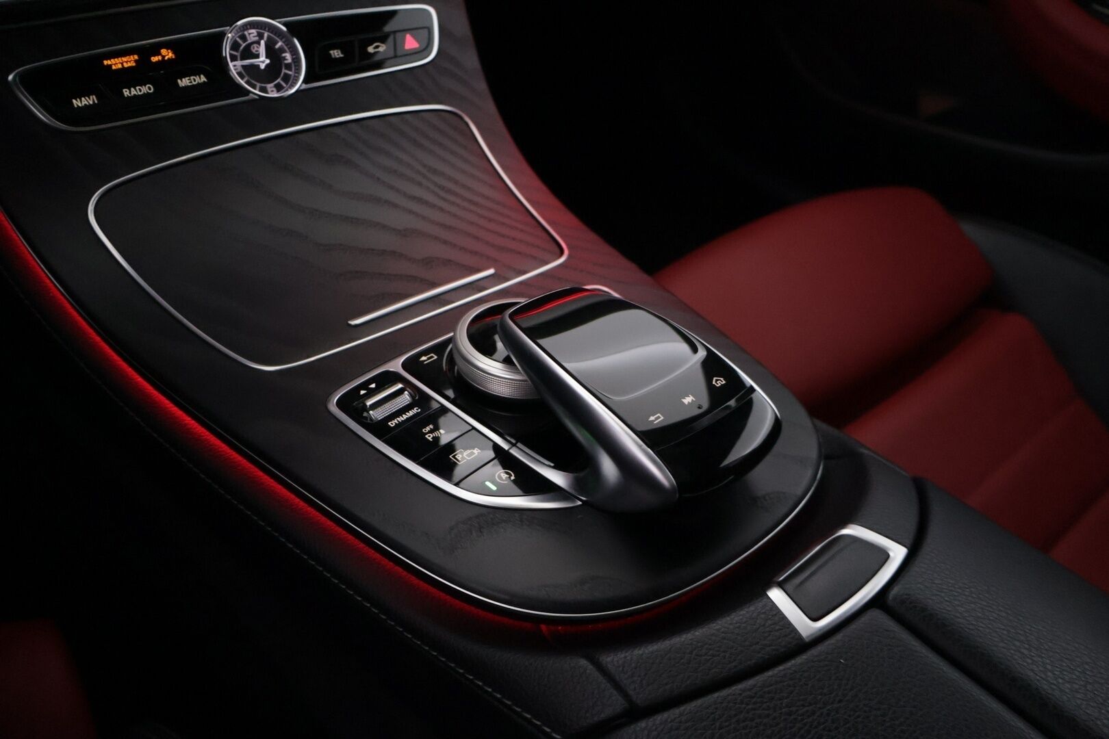 Mercedes-Benz E 2019 220 d 4Matic A Coupé Business AMG **Webasto / Burmester / Muistipenkit / Kessy / Lasikattoluukku / Multibeam LED / 360° / Navi** - Suomi-auto / Kahdet renkaat aluvanteilla / Puna-mustat nahat