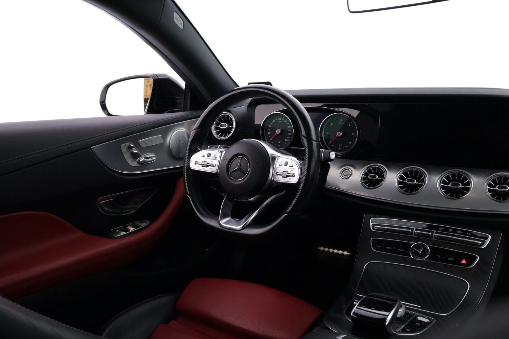 Mercedes-Benz E 2019 220 d 4Matic A Coupé Business AMG **Webasto / Burmester / Muistipenkit / Kessy / Lasikattoluukku / Multibeam LED / 360° / Navi** - Suomi-auto / Kahdet renkaat aluvanteilla / Puna-mustat nahat