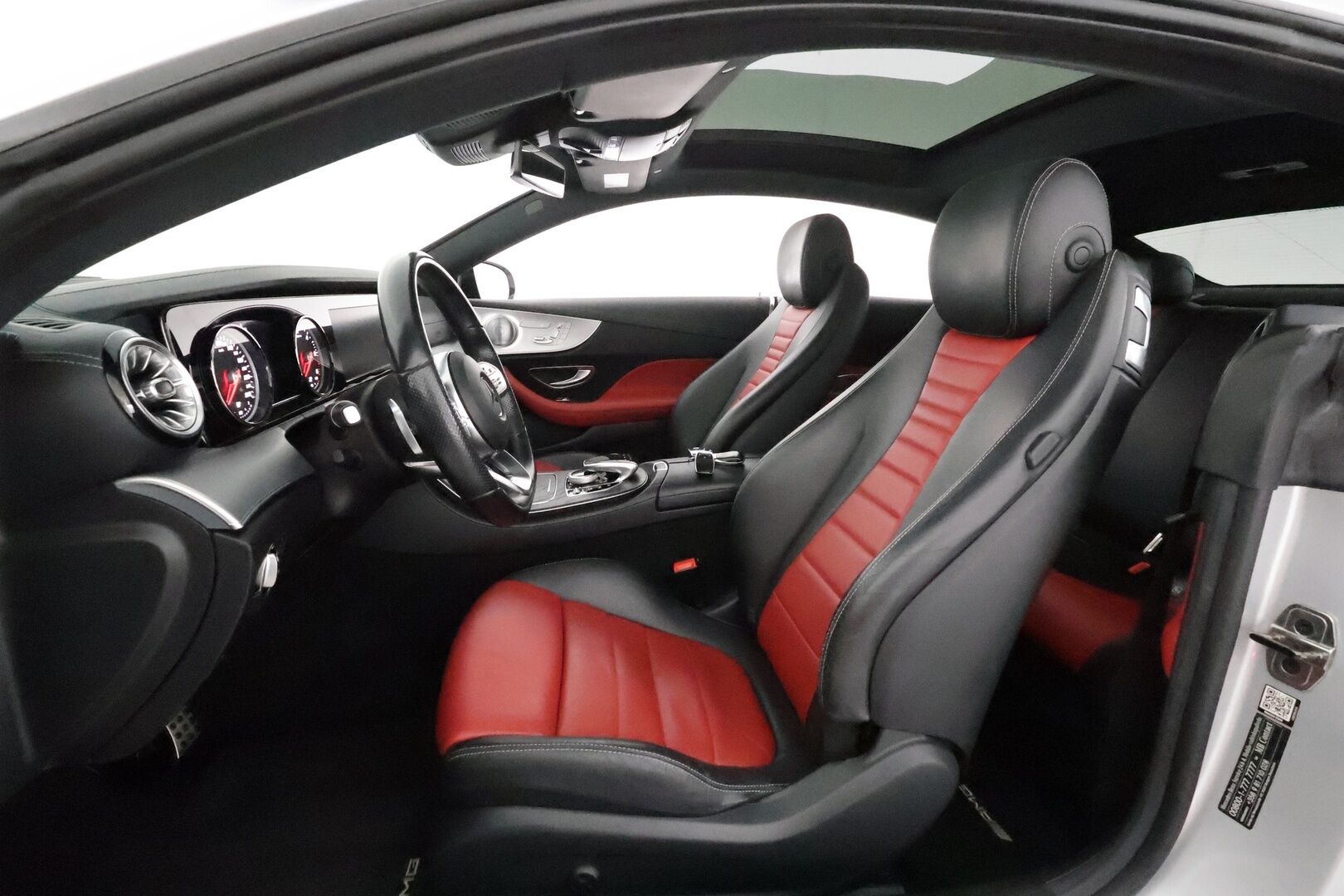 Mercedes-Benz E 2019 220 d 4Matic A Coupé Business AMG **Burmester / Muistipenkit / Lasikattoluukku / Multibeam LED / 360° / Navi** - Suomi-auto / Kahdet renkaat aluvanteilla / Webasto / Puna-mustat nahat